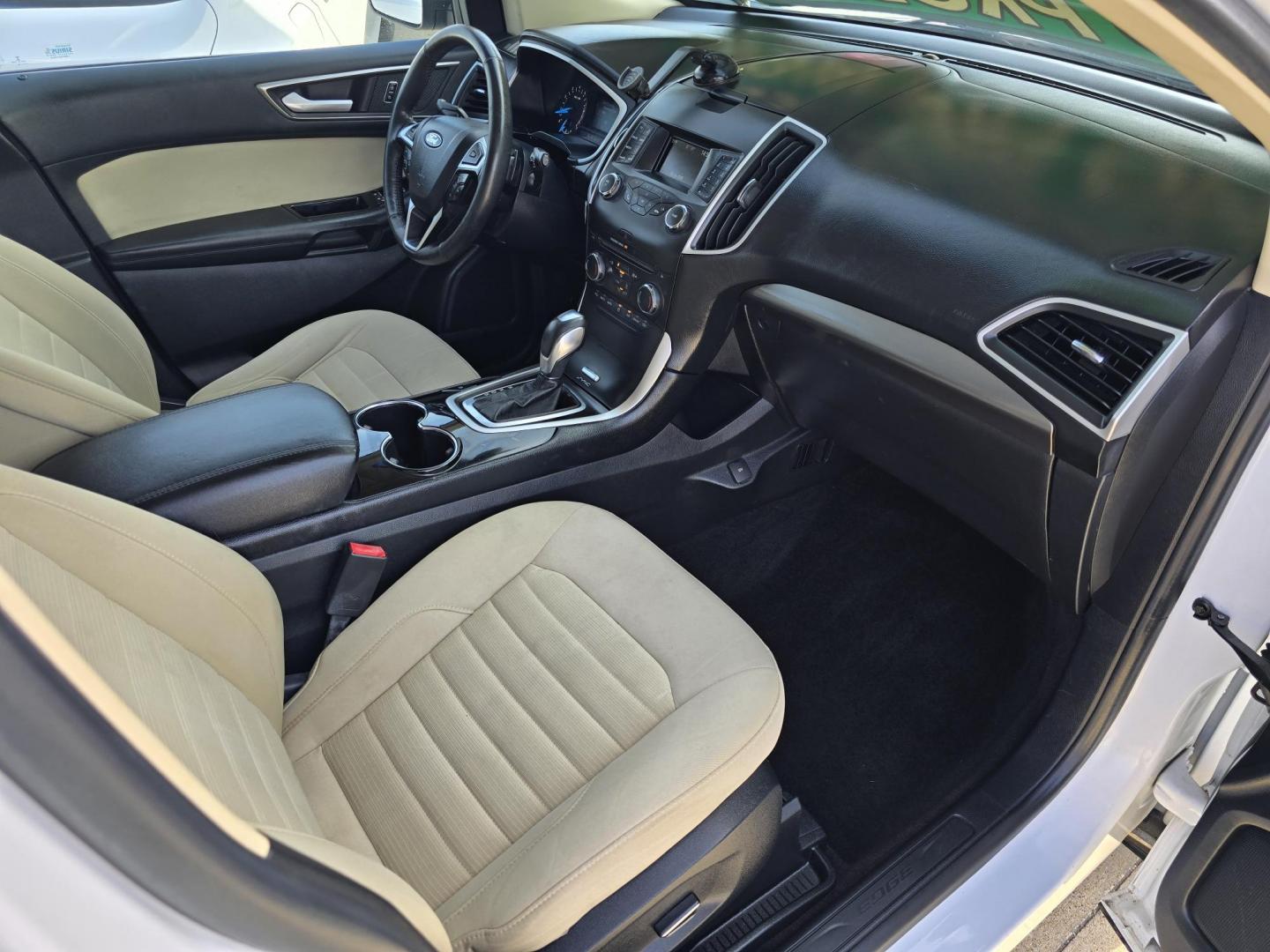 2016 WHITE Ford Edge SEL (2FMPK4J88GB) with an 3.5L V6 DOHC 24V engine, 6A transmission, located at 2660 S.Garland Avenue, Garland, TX, 75041, (469) 298-3118, 32.885387, -96.656776 - Photo#20