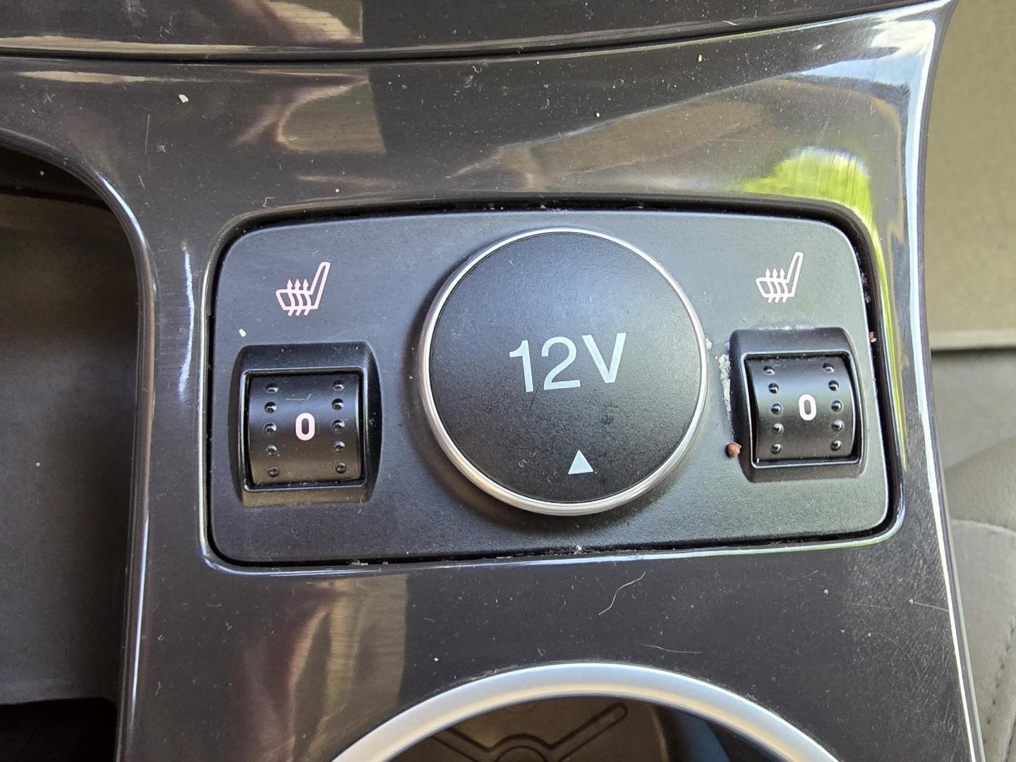 2016 RED Ford Escape Titanium (1FMCU0J96GU) with an 2.0L L4 DOHC 16V engine, 6-Speed Automatic transmission, located at 2660 S.Garland Avenue, Garland, TX, 75041, (469) 298-3118, 32.885387, -96.656776 - Photo#17