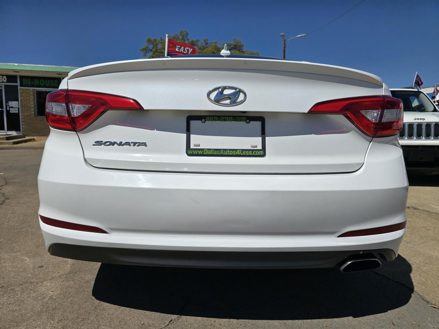 2016 DIAMOND WHITE Hyundai Sonata SE (5NPE24AF3GH) with an 2.4L L4 DOHC 16V engine, 7A transmission, located at 2660 S.Garland Avenue, Garland, TX, 75041, (469) 298-3118, 32.885387, -96.656776 - Photo#4