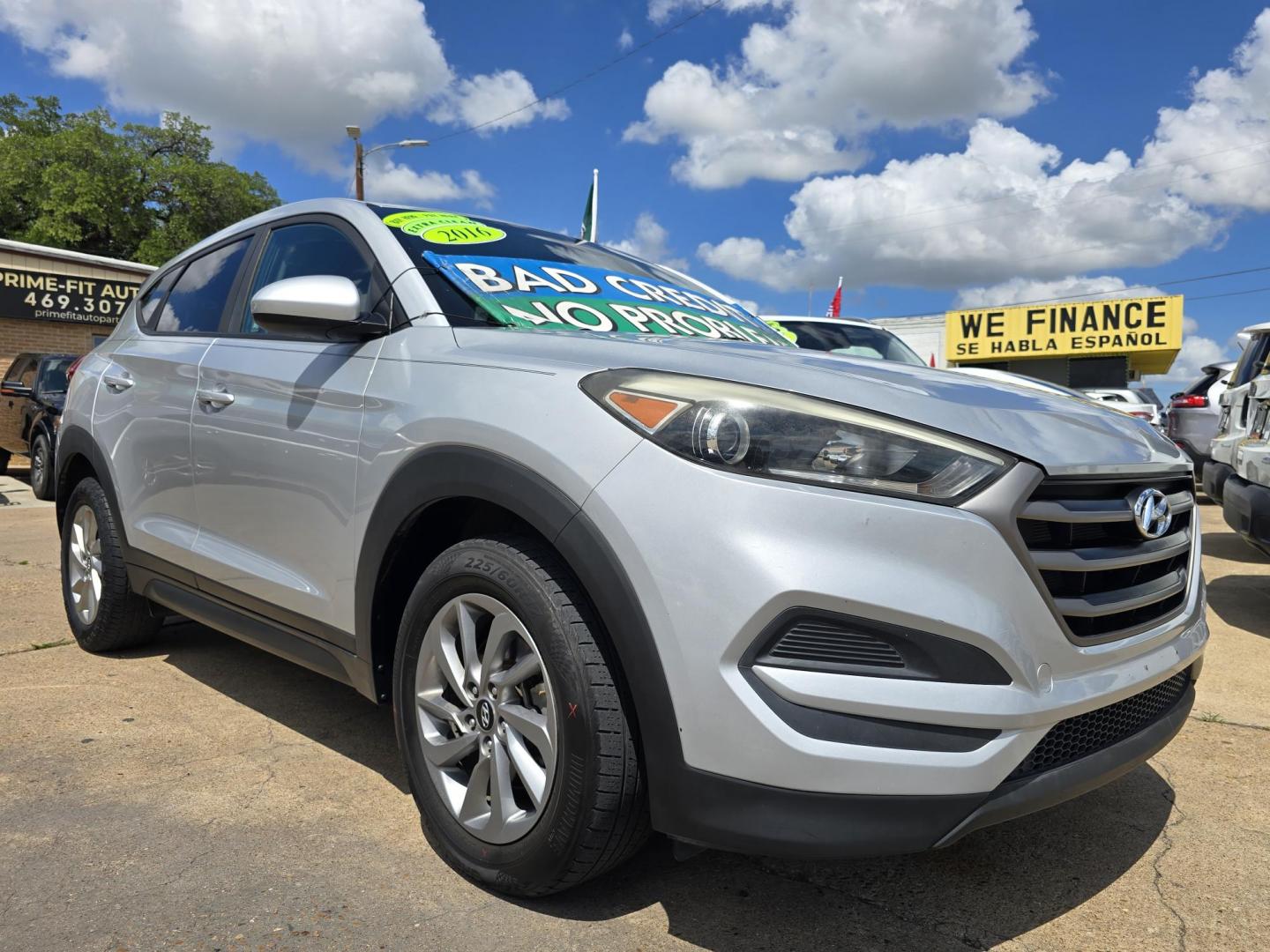 2016 Hyundai Tucson SE (KM8J23A45GU) with an 2.0L L4 DOHC 16V engine, 6A transmission, located at 2660 S.Garland Avenue, Garland, TX, 75041, (469) 298-3118, 32.885387, -96.656776 - Photo#1