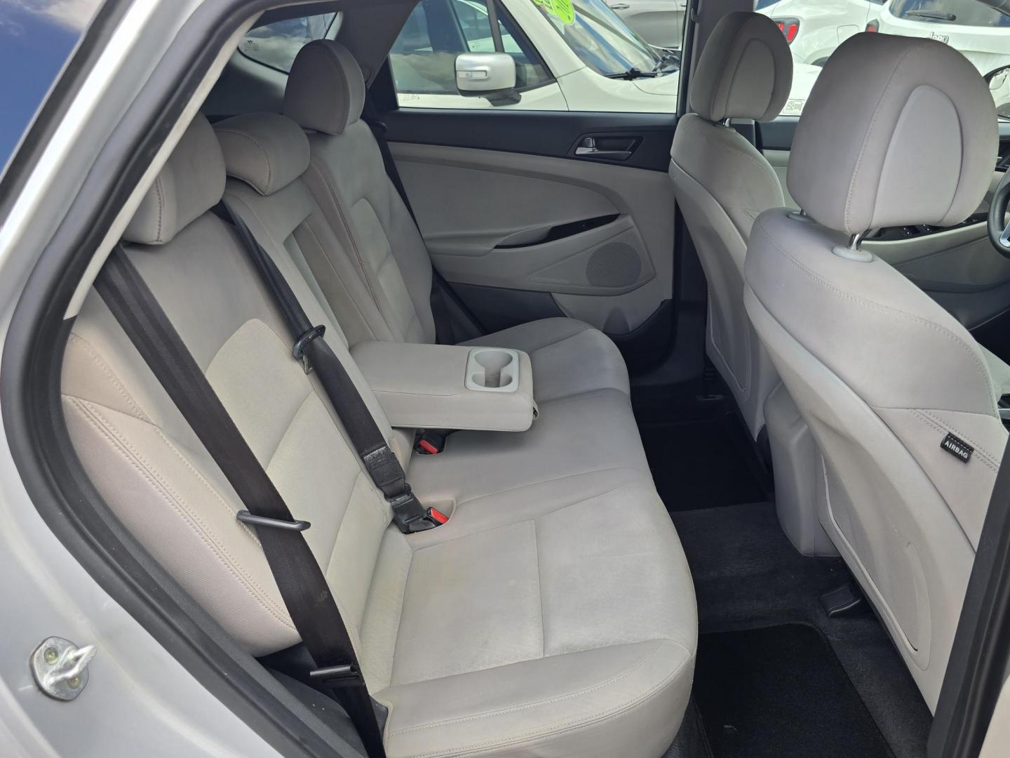 2016 Hyundai Tucson SE (KM8J23A45GU) with an 2.0L L4 DOHC 16V engine, 6A transmission, located at 2660 S.Garland Avenue, Garland, TX, 75041, (469) 298-3118, 32.885387, -96.656776 - Photo#17