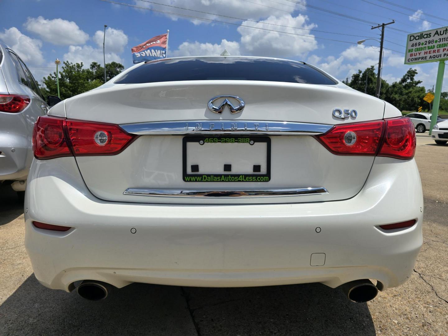 2016 DIAMOND WHITE Infiniti Q50 Hybrid Premium (JN1AV7AP9GM) with an 3.5L V6 DOHC 24V HYBRID engine, 7A transmission, located at 2660 S.Garland Avenue, Garland, TX, 75041, (469) 298-3118, 32.885387, -96.656776 - Photo#4