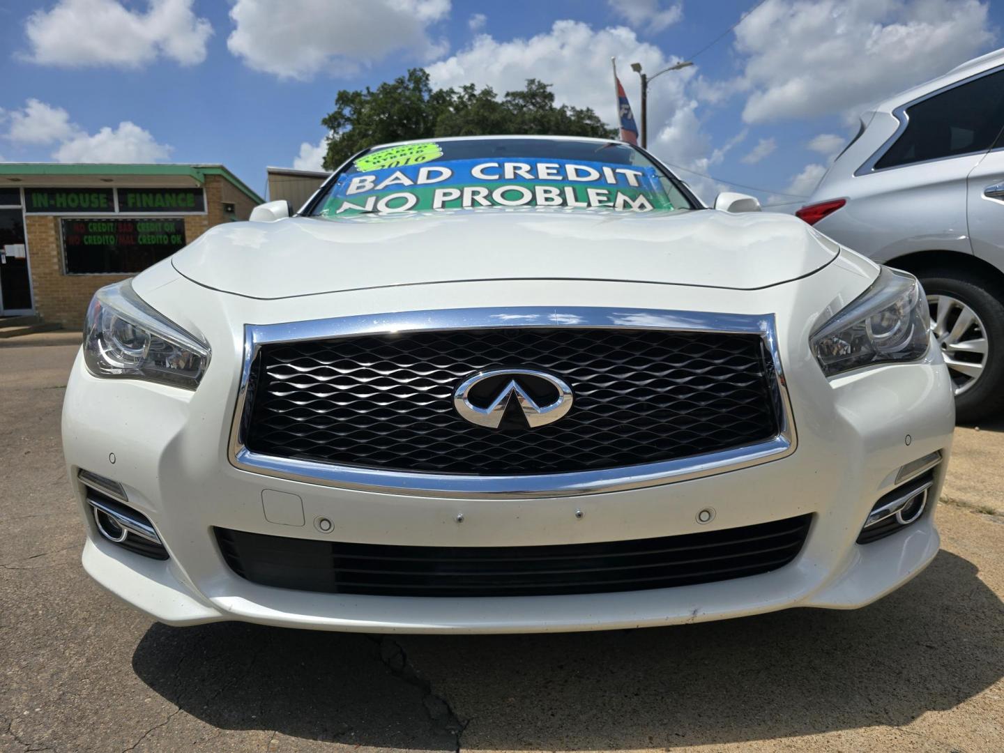 2016 DIAMOND WHITE Infiniti Q50 Hybrid Premium (JN1AV7AP9GM) with an 3.5L V6 DOHC 24V HYBRID engine, 7A transmission, located at 2660 S.Garland Avenue, Garland, TX, 75041, (469) 298-3118, 32.885387, -96.656776 - Photo#9