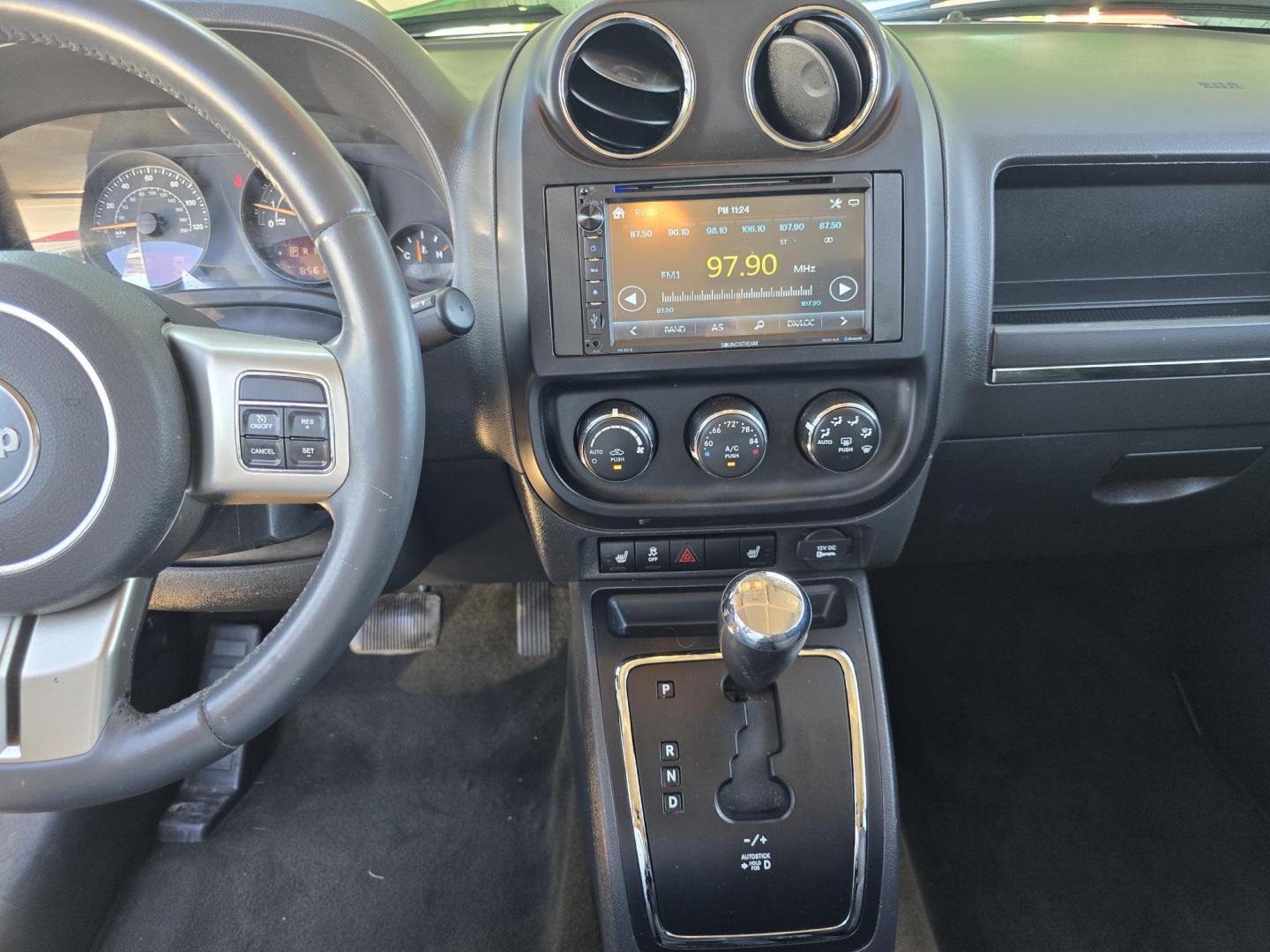 2016 GRAY Jeep Patriot Latitude (1C4NJPFB6GD) with an 2.4L L4 DOHC 16V engine, AUTO transmission, located at 2660 S.Garland Avenue, Garland, TX, 75041, (469) 298-3118, 32.885387, -96.656776 - Photo#12