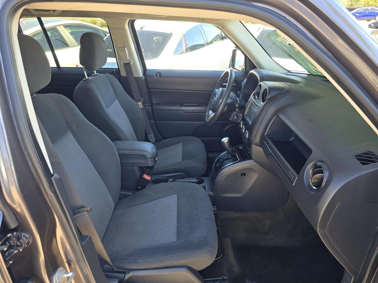 2016 GRAY Jeep Patriot Latitude (1C4NJPFB6GD) with an 2.4L L4 DOHC 16V engine, AUTO transmission, located at 2660 S.Garland Avenue, Garland, TX, 75041, (469) 298-3118, 32.885387, -96.656776 - Photo#17