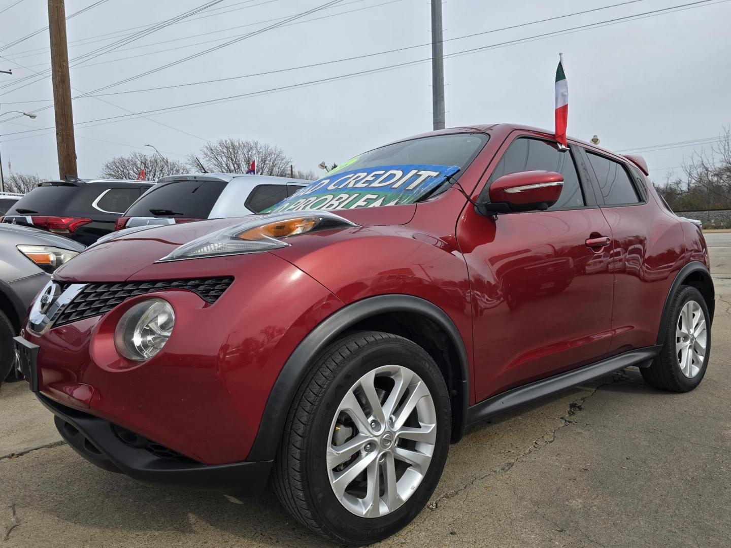 2016 RED Nissan Juke S (JN8AF5MR2GT) with an 1.6L L4 DOHC 16V TURBO engine, CVT transmission, located at 2660 S.Garland Avenue, Garland, TX, 75041, (469) 298-3118, 32.885387, -96.656776 - Photo#7