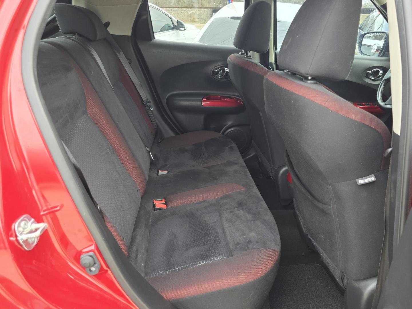 2016 RED Nissan Juke S (JN8AF5MR2GT) with an 1.6L L4 DOHC 16V TURBO engine, CVT transmission, located at 2660 S.Garland Avenue, Garland, TX, 75041, (469) 298-3118, 32.885387, -96.656776 - Photo#21