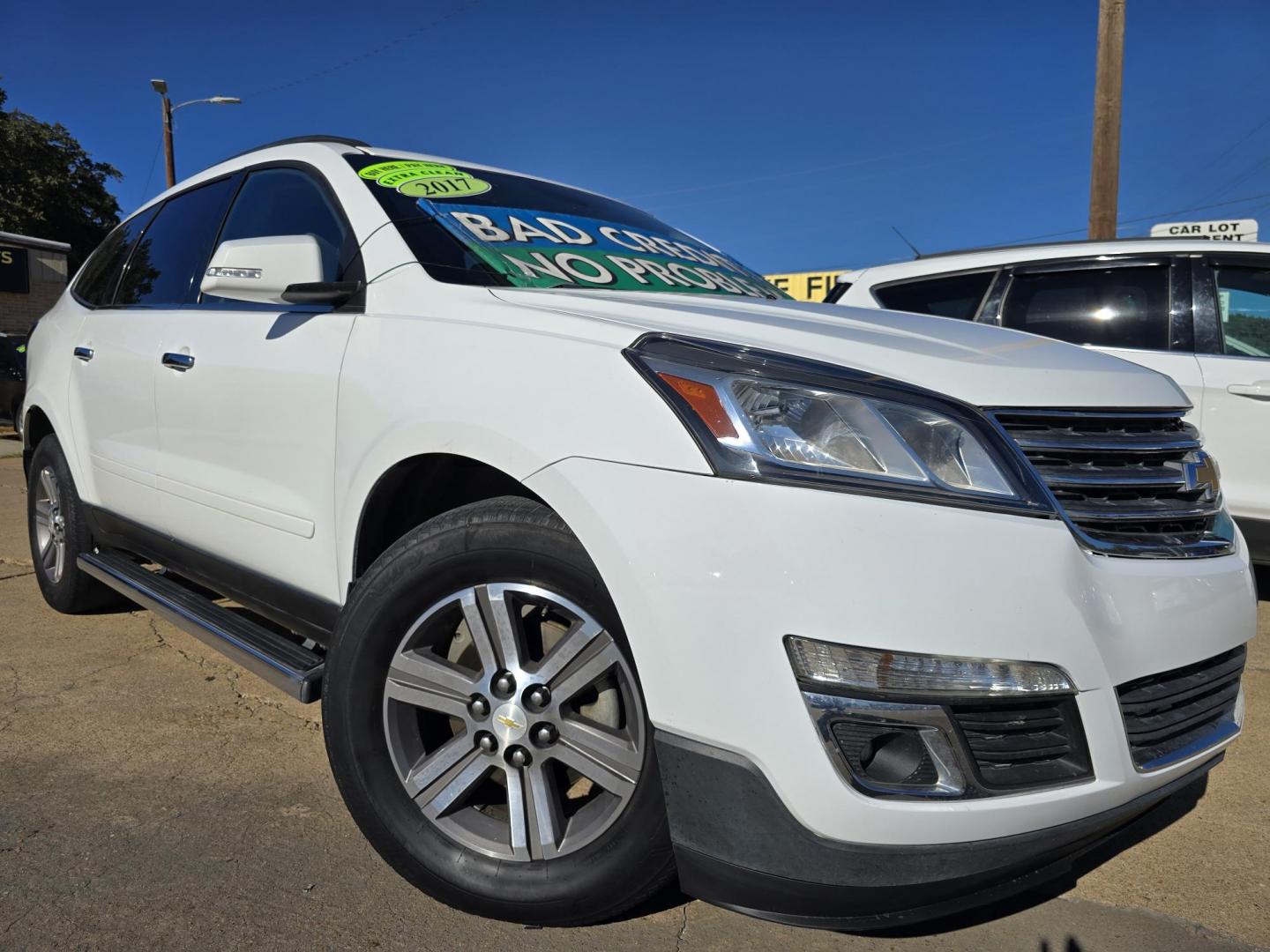 2017 WHITE Chevrolet Traverse 1LT (1GNKRGKD2HJ) with an 3.6L V6 DOHC 24V engine, 6A transmission, located at 2660 S.Garland Avenue, Garland, TX, 75041, (469) 298-3118, 32.885387, -96.656776 - Photo#0