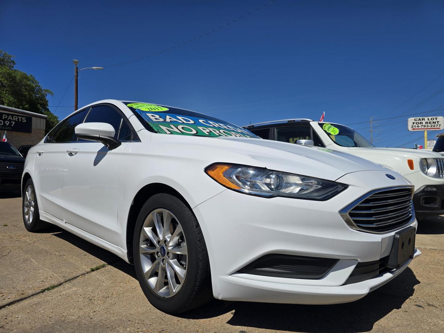 2017 WHITE Ford Fusion SE (3FA6P0H70HR) with an 2.5L L4 DOHC 16V engine, 6A transmission, located at 2660 S.Garland Avenue, Garland, TX, 75041, (469) 298-3118, 32.885387, -96.656776 - Photo#1