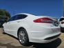 2017 WHITE Ford Fusion SE (3FA6P0H70HR) with an 2.5L L4 DOHC 16V engine, 6A transmission, located at 2660 S.Garland Avenue, Garland, TX, 75041, (469) 298-3118, 32.885387, -96.656776 - Photo#5