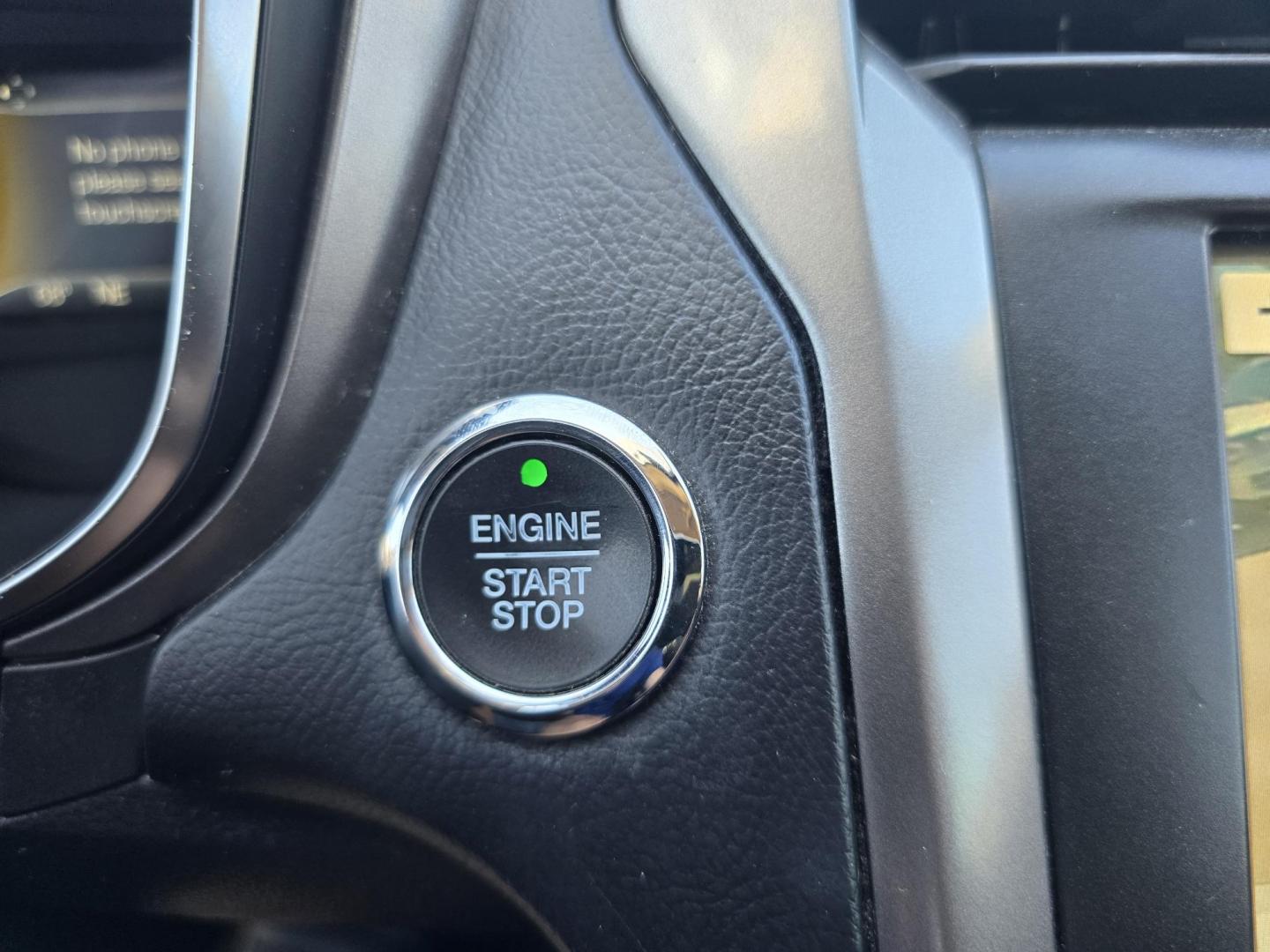 2017 WHITE Ford Fusion SE (3FA6P0H70HR) with an 2.5L L4 DOHC 16V engine, 6A transmission, located at 2660 S.Garland Avenue, Garland, TX, 75041, (469) 298-3118, 32.885387, -96.656776 - Photo#13