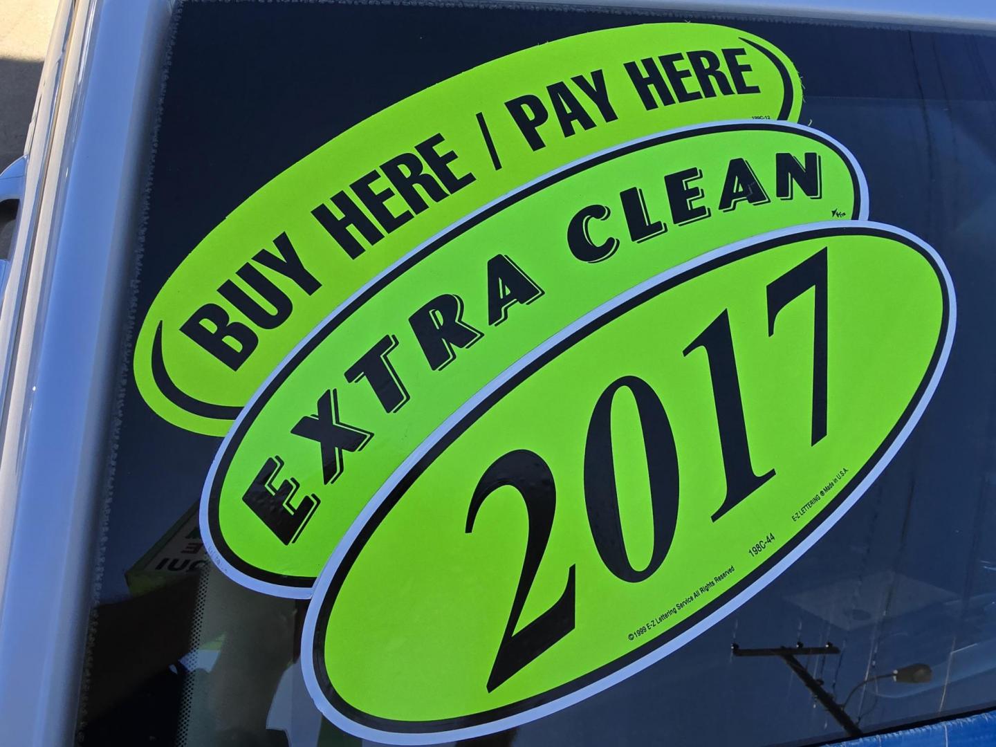 2017 WHITE Ford Fusion SE (3FA6P0H70HR) with an 2.5L L4 DOHC 16V engine, 6A transmission, located at 2660 S.Garland Avenue, Garland, TX, 75041, (469) 298-3118, 32.885387, -96.656776 - Photo#20