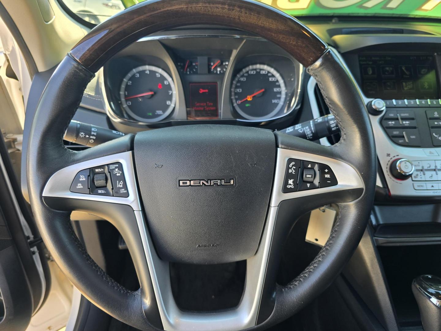 2017 DIAMOND WHITE GMC Terrain Denali (2GKFLVE38H6) with an 3.6L V6 DOHC 24V engine, 6A transmission, located at 2660 S.Garland Avenue, Garland, TX, 75041, (469) 298-3118, 32.885387, -96.656776 - Photo#12