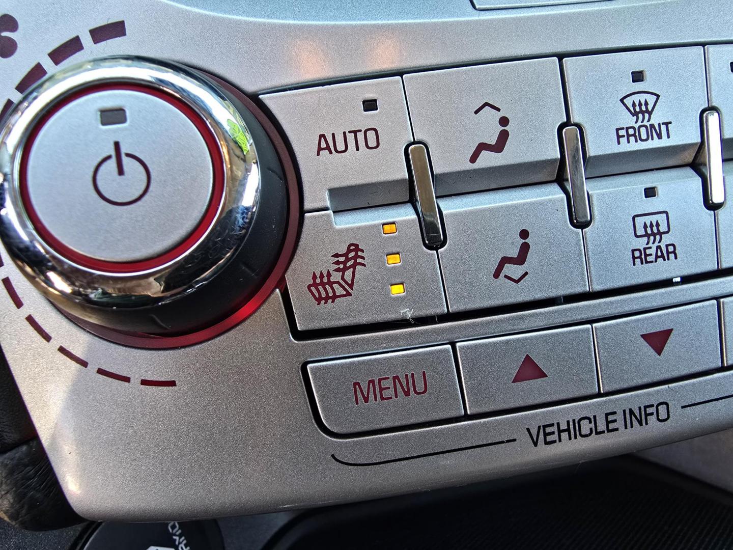 2017 DIAMOND WHITE GMC Terrain Denali (2GKFLVE38H6) with an 3.6L V6 DOHC 24V engine, 6A transmission, located at 2660 S.Garland Avenue, Garland, TX, 75041, (469) 298-3118, 32.885387, -96.656776 - Photo#17