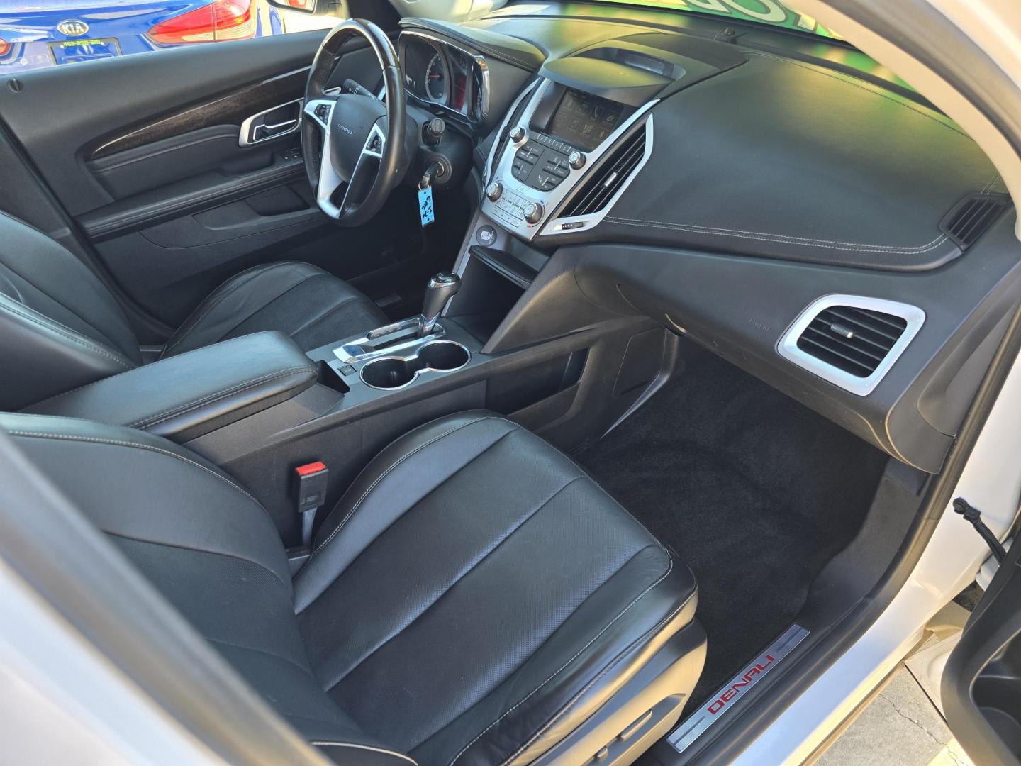 2017 DIAMOND WHITE GMC Terrain Denali (2GKFLVE38H6) with an 3.6L V6 DOHC 24V engine, 6A transmission, located at 2660 S.Garland Avenue, Garland, TX, 75041, (469) 298-3118, 32.885387, -96.656776 - Photo#22