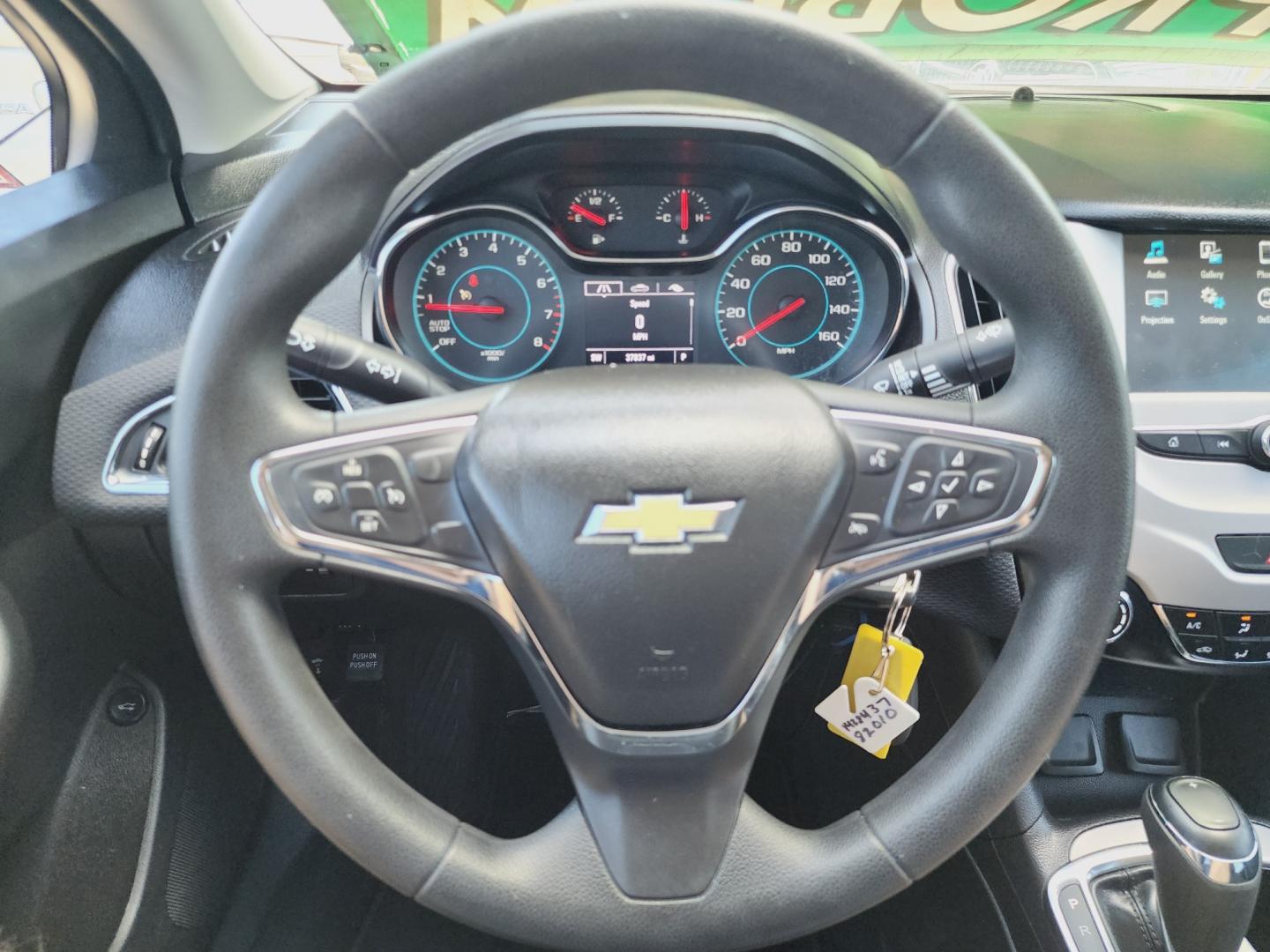 2018 WHITE Chevrolet Cruze LS (1G1BC5SM6J7) , AUTO transmission, located at 2660 S.Garland Avenue, Garland, TX, 75041, (469) 298-3118, 32.885387, -96.656776 - Photo#12