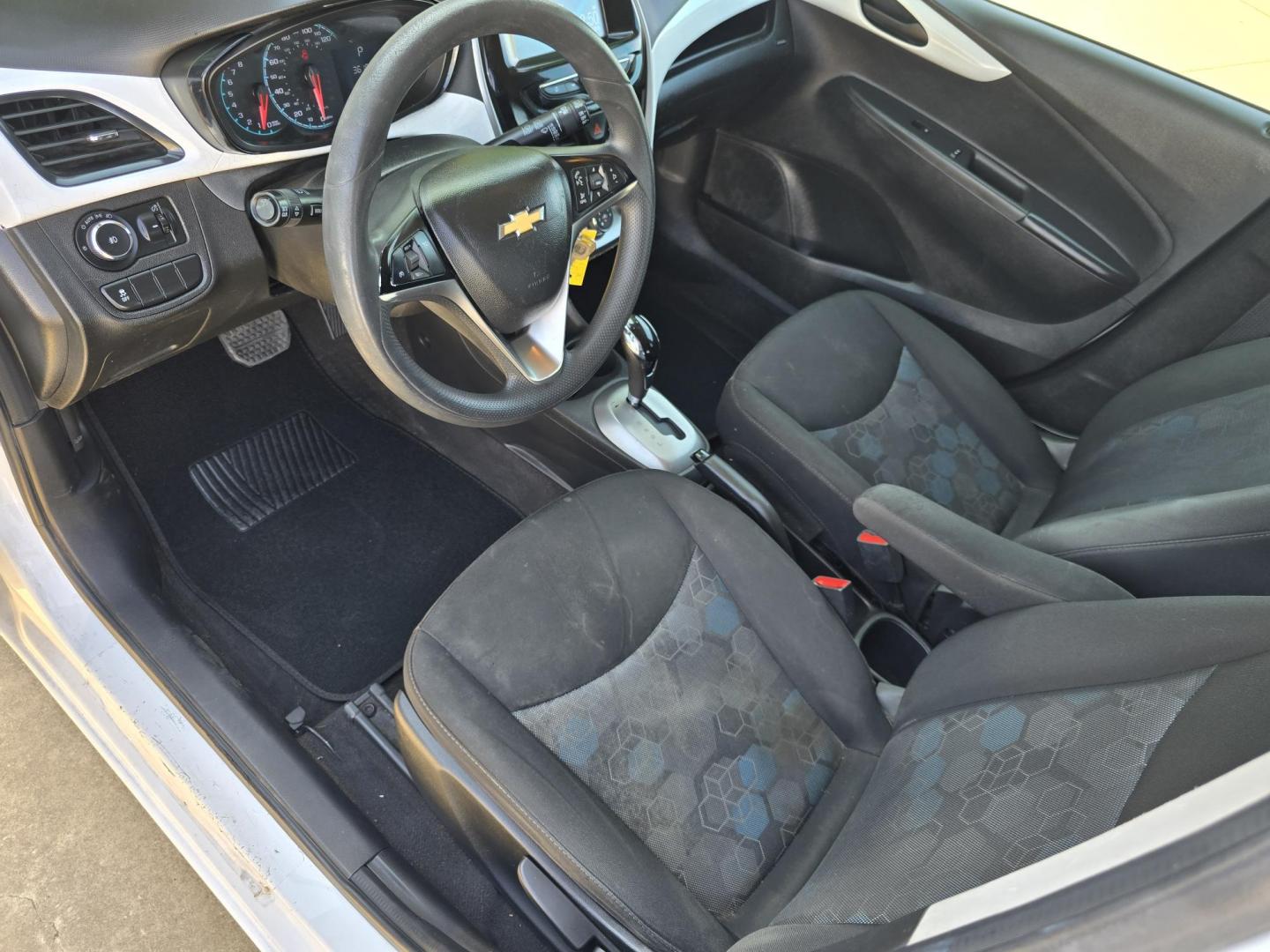 2018 WHITE Chevrolet Spark LT (KL8CD6SA6JC) with an 1.4L L4 16V DOHC engine, CVT transmission, located at 2660 S.Garland Avenue, Garland, TX, 75041, (469) 298-3118, 32.885387, -96.656776 - Photo#10