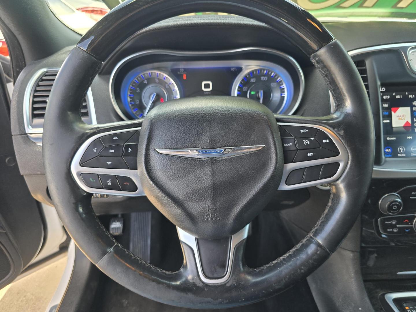 2018 WHITE Chrysler 300 LIMITED (2C3CCAKG4JH) , AUTO transmission, located at 2660 S.Garland Avenue, Garland, TX, 75041, (469) 298-3118, 32.885387, -96.656776 - Welcome to DallasAutos4Less, one of the Premier BUY HERE PAY HERE Dealers in the North Dallas Area. We specialize in financing to people with NO CREDIT or BAD CREDIT. We need proof of income, proof of residence, and a ID. Come buy your new car from us today!! This is a very well cared for 2018 CH - Photo#12