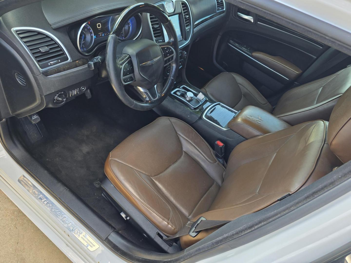 2018 WHITE Chrysler 300 LIMITED (2C3CCAKG4JH) , AUTO transmission, located at 2660 S.Garland Avenue, Garland, TX, 75041, (469) 298-3118, 32.885387, -96.656776 - Welcome to DallasAutos4Less, one of the Premier BUY HERE PAY HERE Dealers in the North Dallas Area. We specialize in financing to people with NO CREDIT or BAD CREDIT. We need proof of income, proof of residence, and a ID. Come buy your new car from us today!! This is a very well cared for 2018 CH - Photo#10