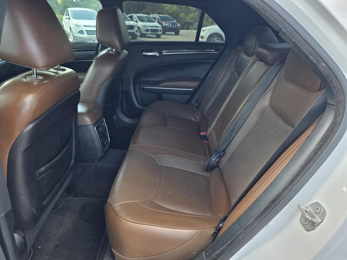 2018 WHITE Chrysler 300 LIMITED (2C3CCAKG4JH) , AUTO transmission, located at 2660 S.Garland Avenue, Garland, TX, 75041, (469) 298-3118, 32.885387, -96.656776 - Welcome to DallasAutos4Less, one of the Premier BUY HERE PAY HERE Dealers in the North Dallas Area. We specialize in financing to people with NO CREDIT or BAD CREDIT. We need proof of income, proof of residence, and a ID. Come buy your new car from us today!! This is a very well cared for 2018 CH - Photo#16