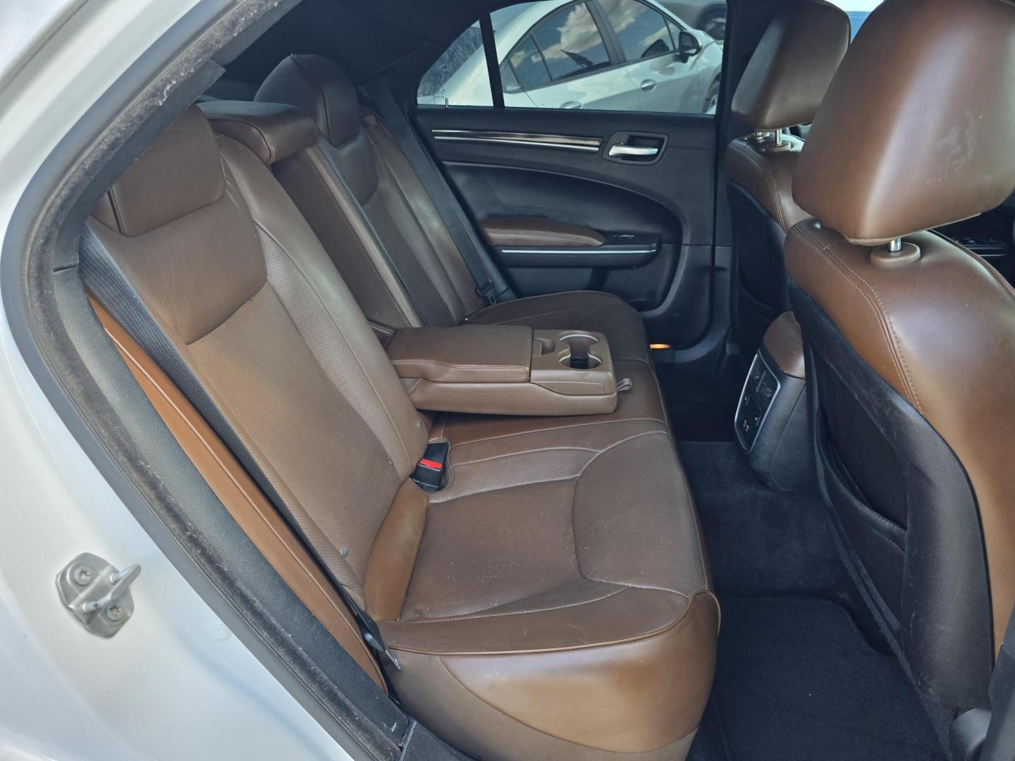 2018 WHITE Chrysler 300 LIMITED (2C3CCAKG4JH) , AUTO transmission, located at 2660 S.Garland Avenue, Garland, TX, 75041, (469) 298-3118, 32.885387, -96.656776 - Welcome to DallasAutos4Less, one of the Premier BUY HERE PAY HERE Dealers in the North Dallas Area. We specialize in financing to people with NO CREDIT or BAD CREDIT. We need proof of income, proof of residence, and a ID. Come buy your new car from us today!! This is a very well cared for 2018 CH - Photo#17