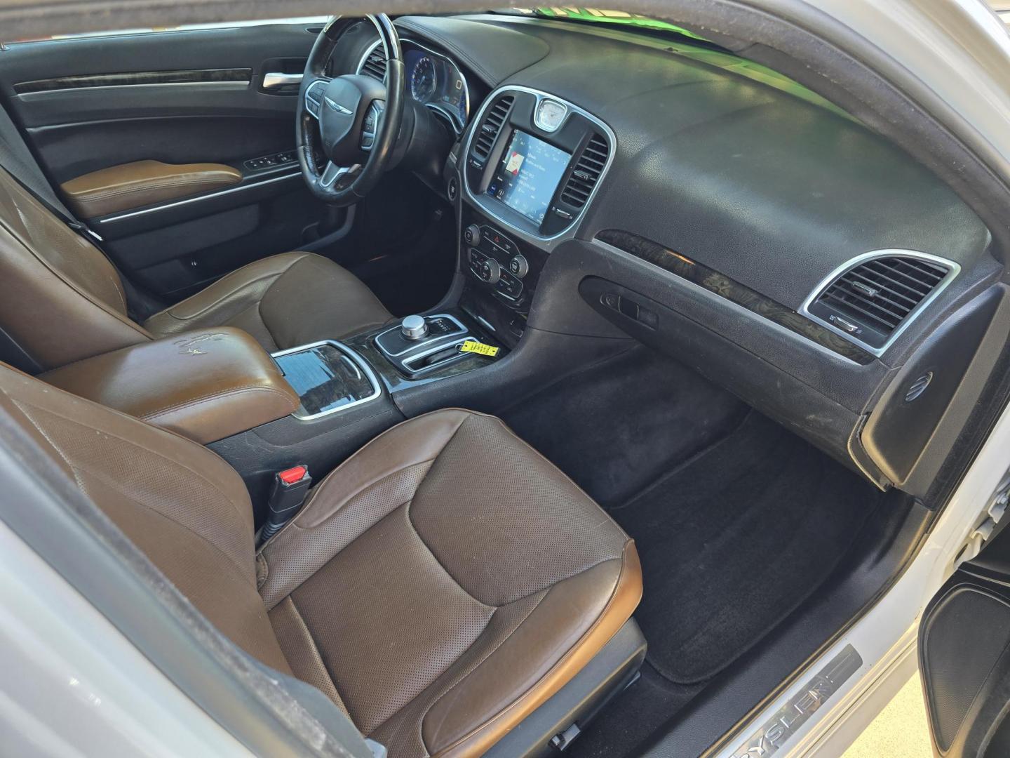 2018 WHITE Chrysler 300 LIMITED (2C3CCAKG4JH) , AUTO transmission, located at 2660 S.Garland Avenue, Garland, TX, 75041, (469) 298-3118, 32.885387, -96.656776 - Welcome to DallasAutos4Less, one of the Premier BUY HERE PAY HERE Dealers in the North Dallas Area. We specialize in financing to people with NO CREDIT or BAD CREDIT. We need proof of income, proof of residence, and a ID. Come buy your new car from us today!! This is a very well cared for 2018 CH - Photo#19