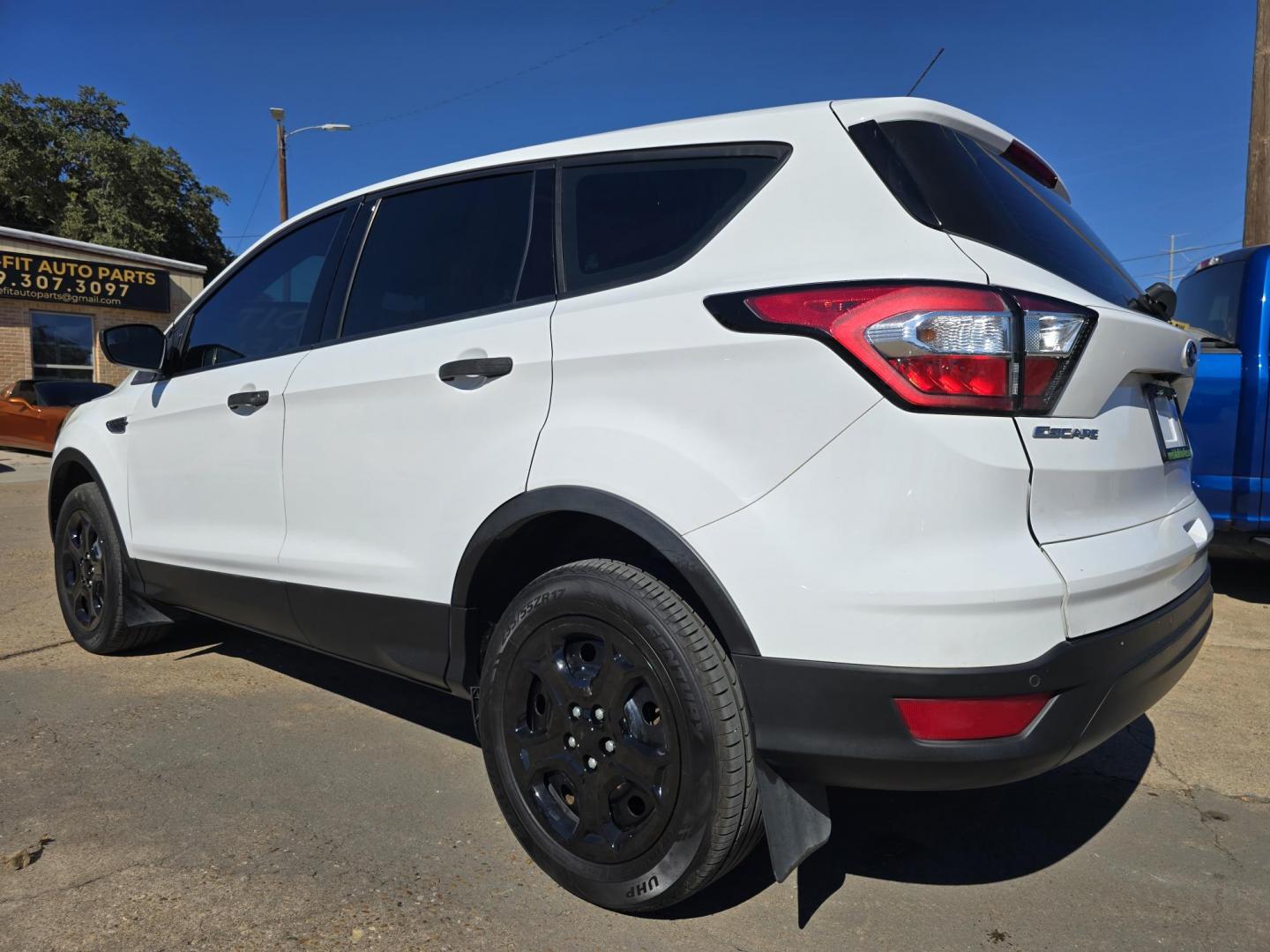 2018 Ford Escape S (1FMCU0F77JU) with an 2.5L L4 DOHC 16V engine, 6A transmission, located at 2660 S.Garland Avenue, Garland, TX, 75041, (469) 298-3118, 32.885387, -96.656776 - Welcome to DallasAutos4Less, one of the Premier BUY HERE PAY HERE Dealers in the North Dallas Area. We specialize in financing to people with NO CREDIT or BAD CREDIT. We need proof of income, proof of residence, and a ID. Come buy your new car from us today!! This is a Super Clean 2018 FORD ESCAP - Photo#5