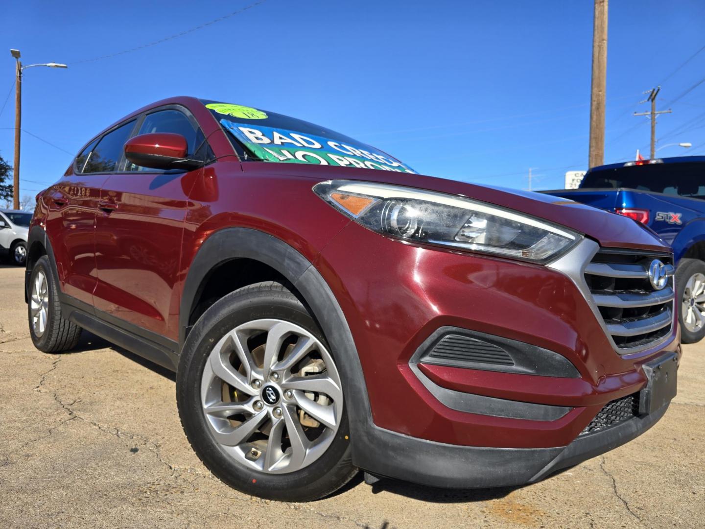 2018 BURGUNDY Hyundai Tucson SE (KM8J23A4XJU) with an 2.0L L4 DOHC 16V engine, 6A transmission, located at 2660 S.Garland Avenue, Garland, TX, 75041, (469) 298-3118, 32.885387, -96.656776 - Photo#0