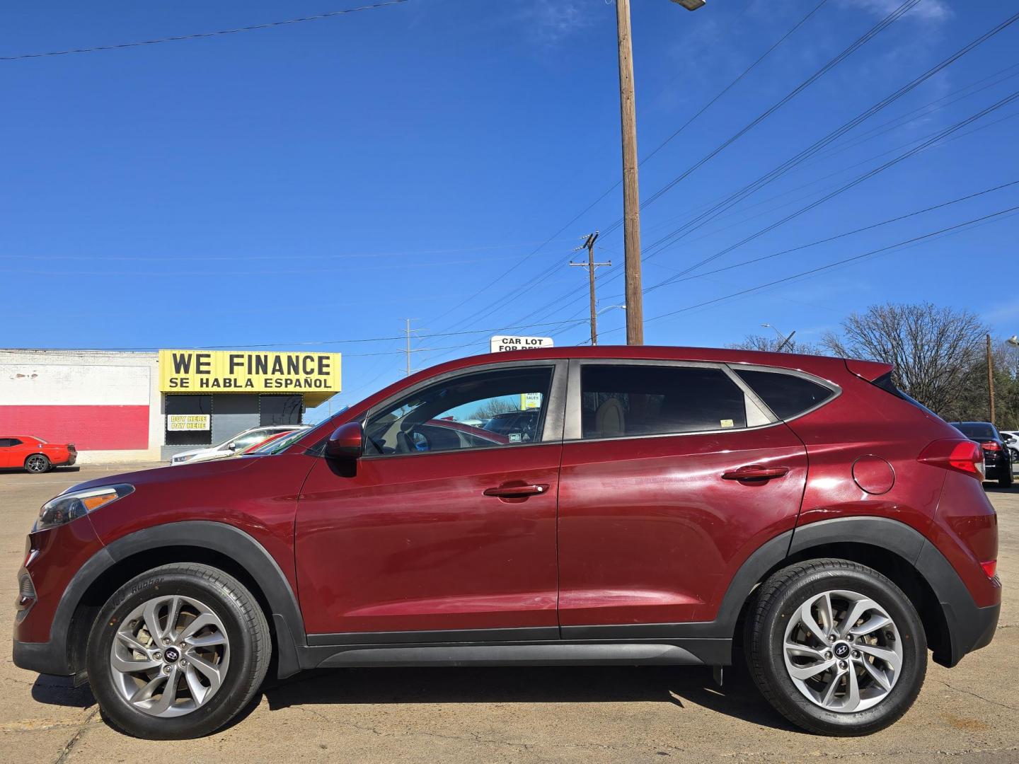 2018 BURGUNDY Hyundai Tucson SE (KM8J23A4XJU) with an 2.0L L4 DOHC 16V engine, 6A transmission, located at 2660 S.Garland Avenue, Garland, TX, 75041, (469) 298-3118, 32.885387, -96.656776 - Photo#6