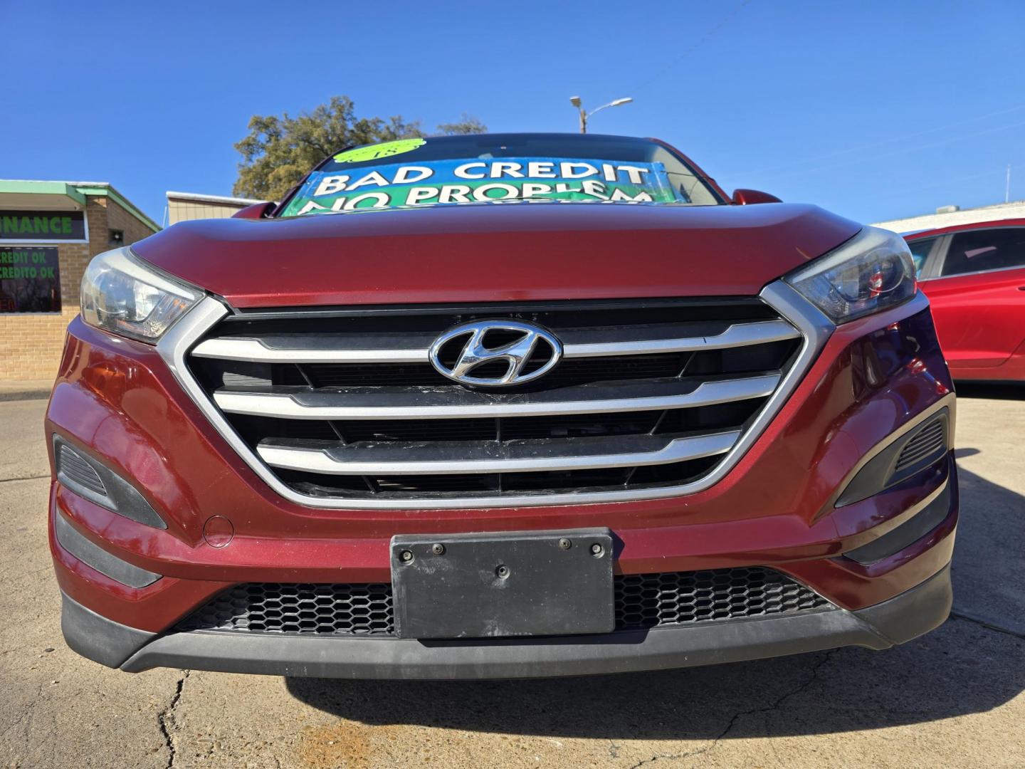 2018 BURGUNDY Hyundai Tucson SE (KM8J23A4XJU) with an 2.0L L4 DOHC 16V engine, 6A transmission, located at 2660 S.Garland Avenue, Garland, TX, 75041, (469) 298-3118, 32.885387, -96.656776 - Photo#9