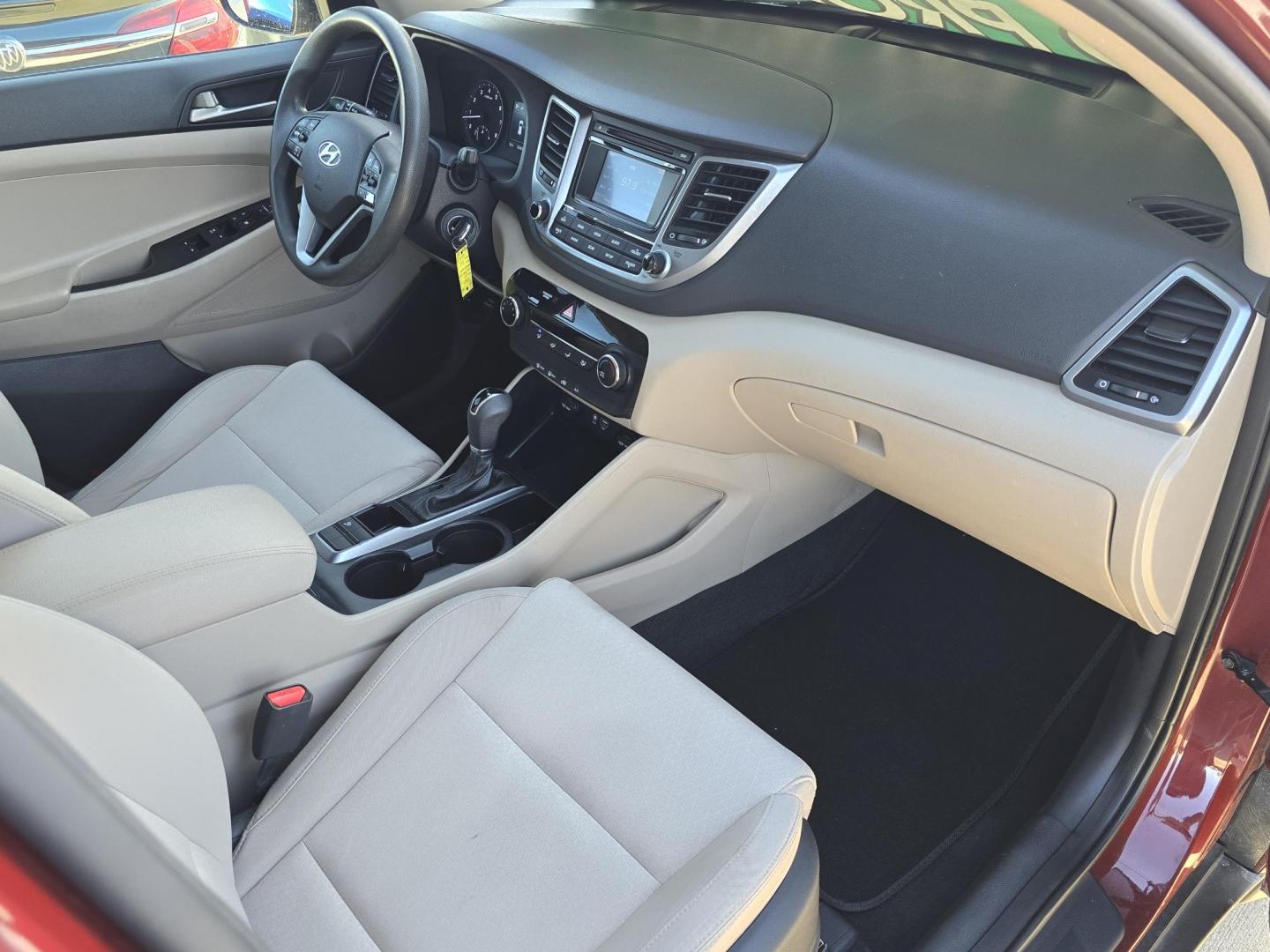 2018 BURGUNDY Hyundai Tucson SE (KM8J23A4XJU) with an 2.0L L4 DOHC 16V engine, 6A transmission, located at 2660 S.Garland Avenue, Garland, TX, 75041, (469) 298-3118, 32.885387, -96.656776 - Photo#18