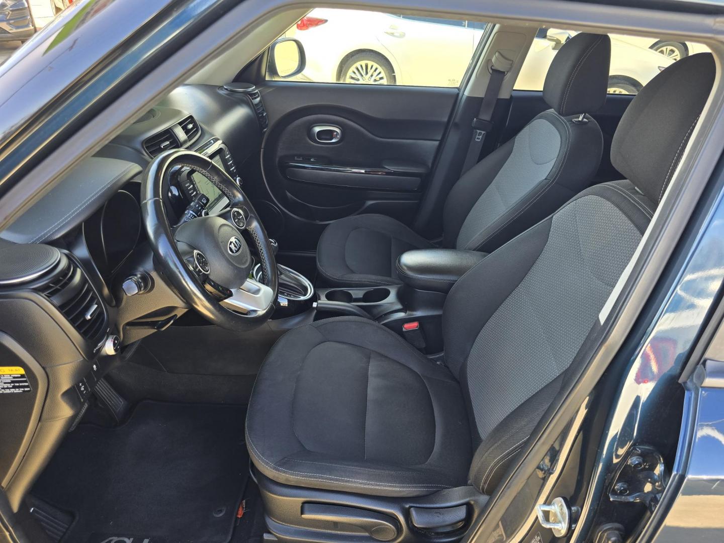 2018 BLUE Kia Soul + (KNDJP3A51J7) with an 2.0L L4 DOHC 16V engine, 6A transmission, located at 2660 S.Garland Avenue, Garland, TX, 75041, (469) 298-3118, 32.885387, -96.656776 - Photo#12