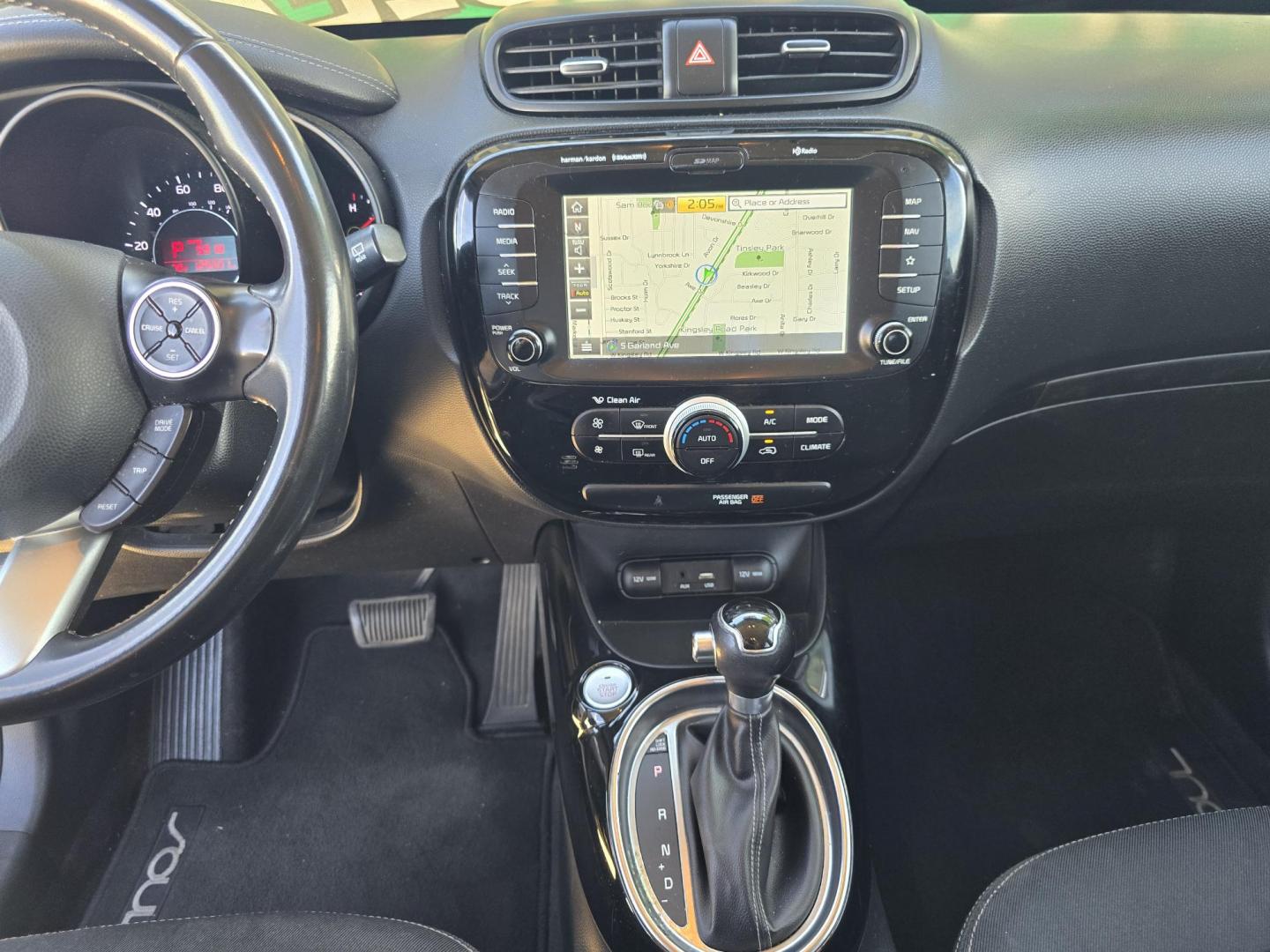 2018 BLUE Kia Soul + (KNDJP3A51J7) with an 2.0L L4 DOHC 16V engine, 6A transmission, located at 2660 S.Garland Avenue, Garland, TX, 75041, (469) 298-3118, 32.885387, -96.656776 - Photo#15