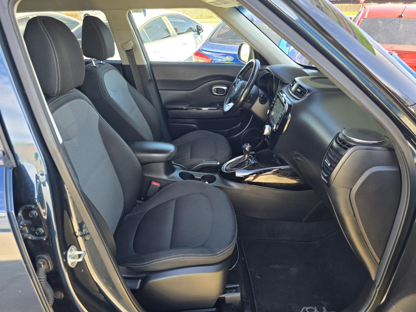 2018 BLUE Kia Soul + (KNDJP3A51J7) with an 2.0L L4 DOHC 16V engine, 6A transmission, located at 2660 S.Garland Avenue, Garland, TX, 75041, (469) 298-3118, 32.885387, -96.656776 - Photo#21