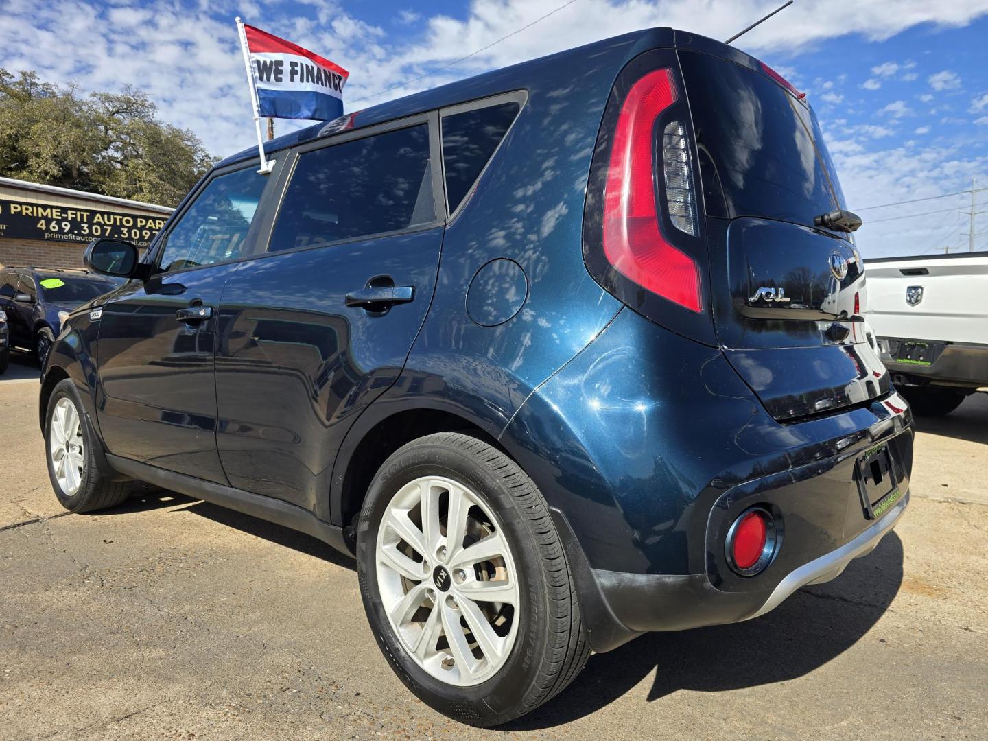 2018 BLUE Kia Soul + (KNDJP3A51J7) with an 2.0L L4 DOHC 16V engine, 6A transmission, located at 2660 S.Garland Avenue, Garland, TX, 75041, (469) 298-3118, 32.885387, -96.656776 - Photo#5