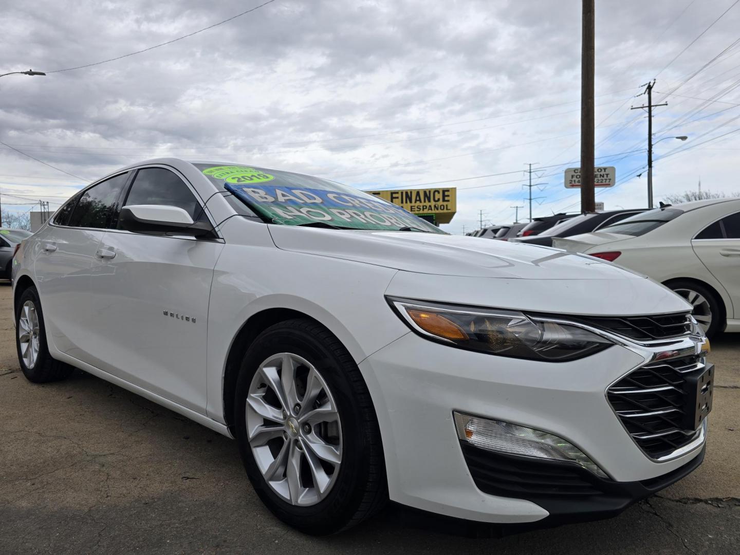 2019 WHITE Chevrolet Malibu LT (1G1ZD5STXKF) with an 1.5L L4 DOHC 16V engine, 6A transmission, located at 2660 S.Garland Avenue, Garland, TX, 75041, (469) 298-3118, 32.885387, -96.656776 - Photo#1