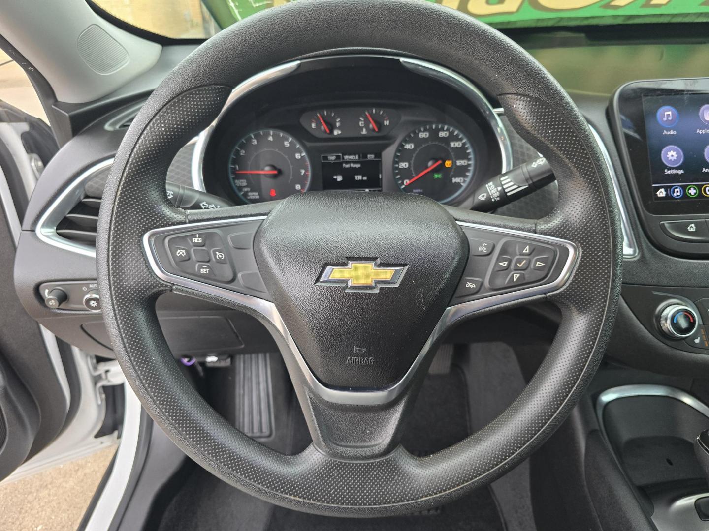 2019 WHITE Chevrolet Malibu LT (1G1ZD5STXKF) with an 1.5L L4 DOHC 16V engine, 6A transmission, located at 2660 S.Garland Avenue, Garland, TX, 75041, (469) 298-3118, 32.885387, -96.656776 - Photo#12