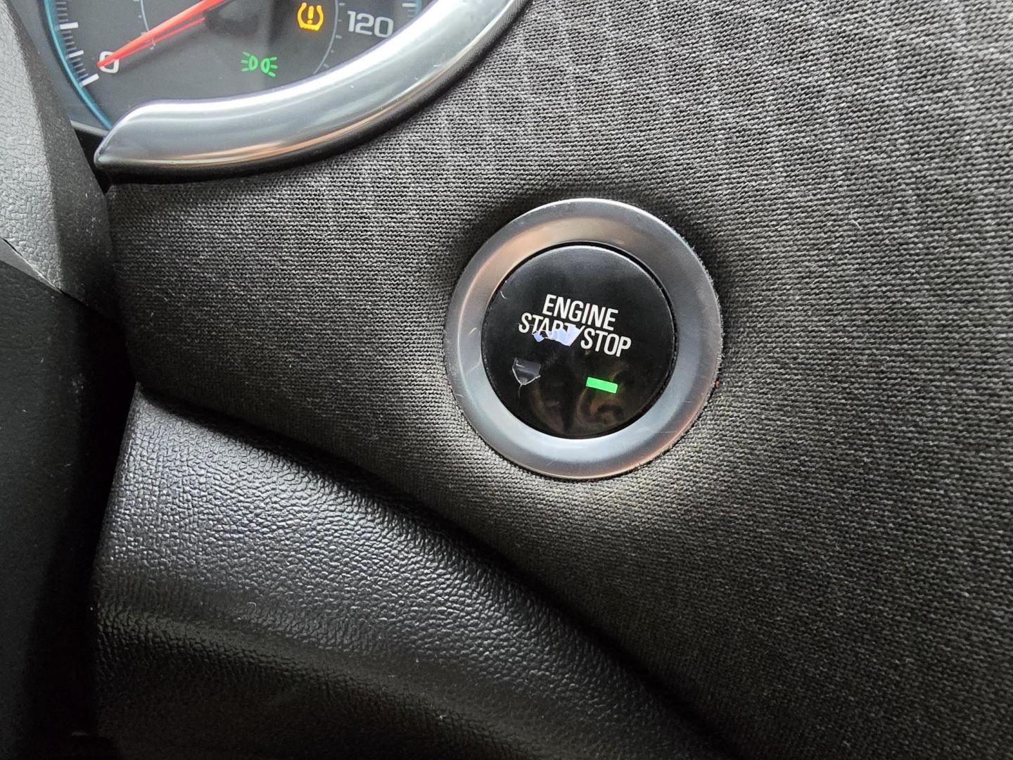 2019 WHITE Chevrolet Malibu LT (1G1ZD5STXKF) with an 1.5L L4 DOHC 16V engine, 6A transmission, located at 2660 S.Garland Avenue, Garland, TX, 75041, (469) 298-3118, 32.885387, -96.656776 - Photo#13