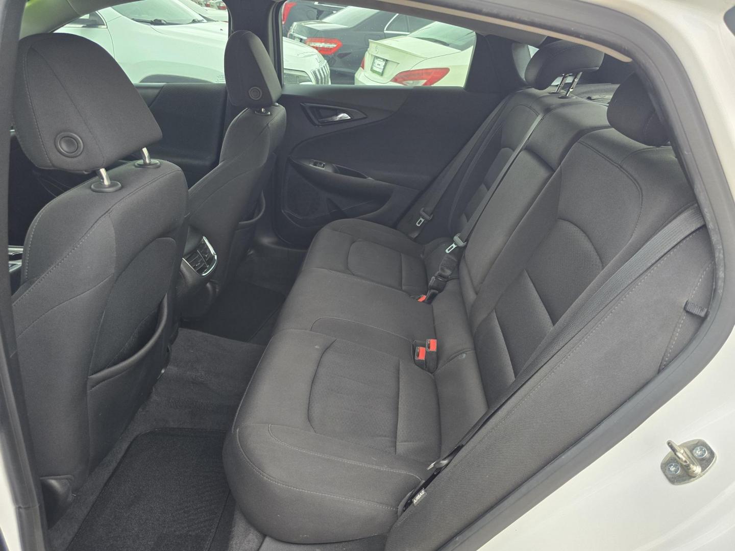 2019 WHITE Chevrolet Malibu LT (1G1ZD5STXKF) with an 1.5L L4 DOHC 16V engine, 6A transmission, located at 2660 S.Garland Avenue, Garland, TX, 75041, (469) 298-3118, 32.885387, -96.656776 - Photo#18