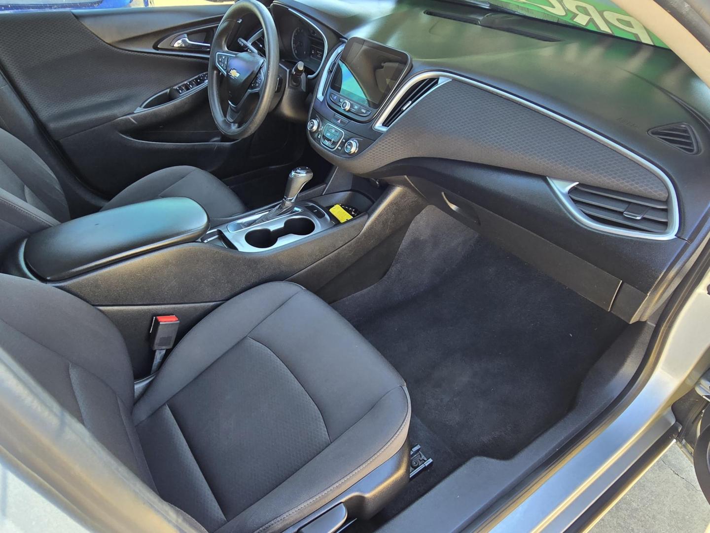 2019 SILVER Chevrolet Malibu LS (1G1ZB5ST2KF) with an 1.5L L4 DOHC 16V engine, 6A transmission, located at 2660 S.Garland Avenue, Garland, TX, 75041, (469) 298-3118, 32.885387, -96.656776 - Photo#19