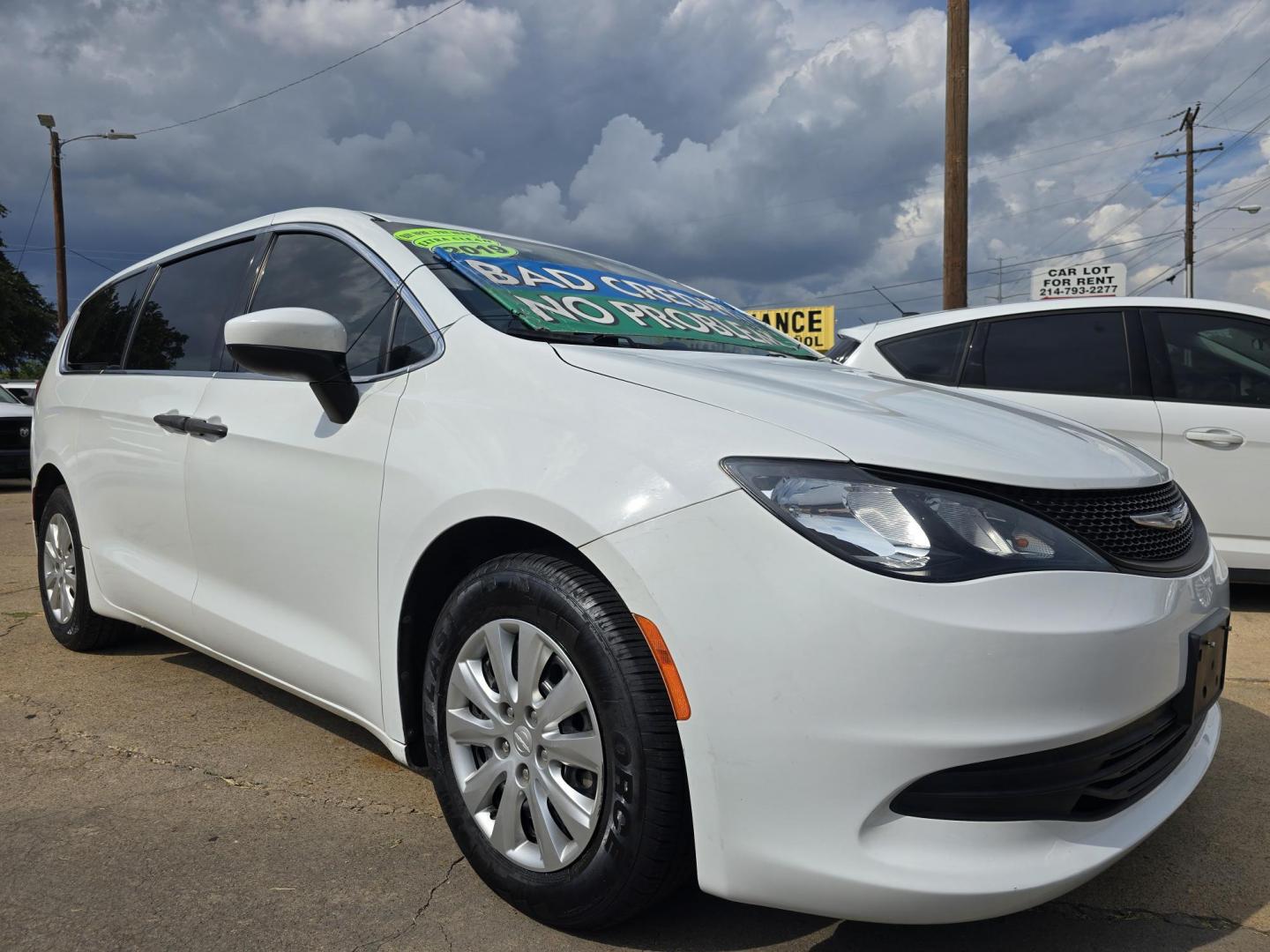 2019 WHITE Chrysler Pacifica L (2C4RC1AG3KR) , AUTO transmission, located at 2660 S.Garland Avenue, Garland, TX, 75041, (469) 298-3118, 32.885387, -96.656776 - Welcome to DallasAutos4Less, one of the Premier BUY HERE PAY HERE Dealers in the North Dallas Area. We specialize in financing to people with NO CREDIT or BAD CREDIT. We need proof of income, proof of residence, and a ID. Come buy your new car from us today!! This is a very well cared for 2013 CH - Photo#1