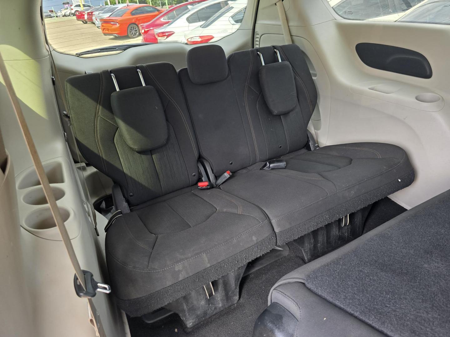 2019 WHITE Chrysler Pacifica L (2C4RC1AG3KR) , AUTO transmission, located at 2660 S.Garland Avenue, Garland, TX, 75041, (469) 298-3118, 32.885387, -96.656776 - Welcome to DallasAutos4Less, one of the Premier BUY HERE PAY HERE Dealers in the North Dallas Area. We specialize in financing to people with NO CREDIT or BAD CREDIT. We need proof of income, proof of residence, and a ID. Come buy your new car from us today!! This is a very well cared for 2013 CH - Photo#19