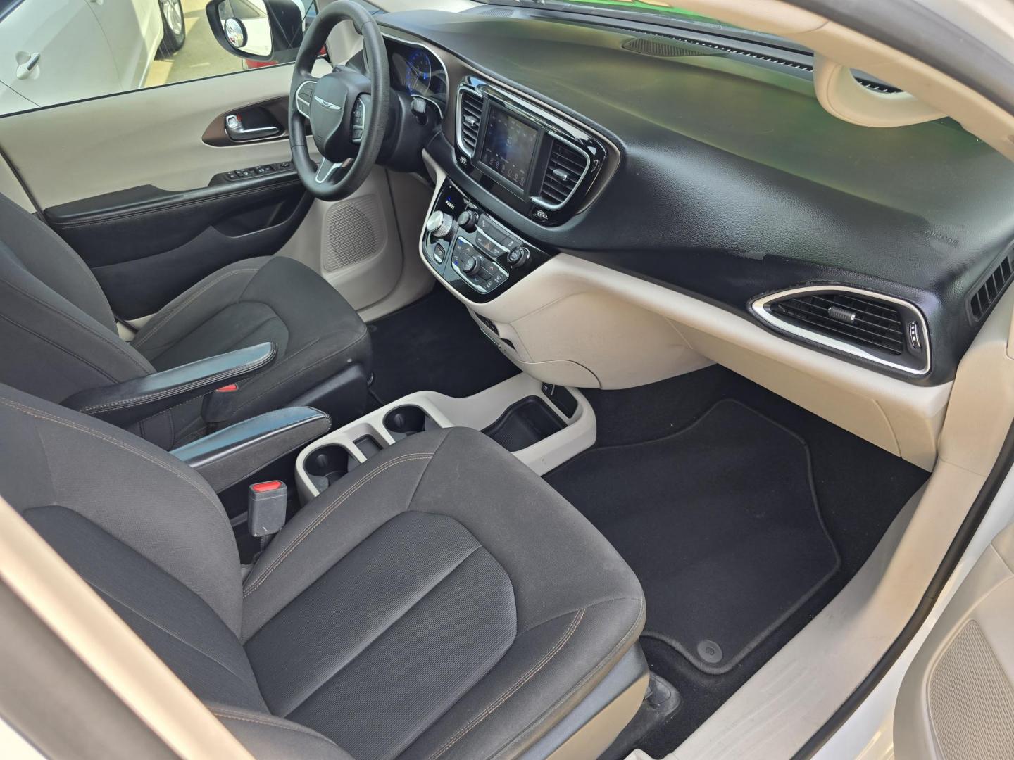 2019 WHITE Chrysler Pacifica L (2C4RC1AG3KR) , AUTO transmission, located at 2660 S.Garland Avenue, Garland, TX, 75041, (469) 298-3118, 32.885387, -96.656776 - Welcome to DallasAutos4Less, one of the Premier BUY HERE PAY HERE Dealers in the North Dallas Area. We specialize in financing to people with NO CREDIT or BAD CREDIT. We need proof of income, proof of residence, and a ID. Come buy your new car from us today!! This is a very well cared for 2013 CH - Photo#22