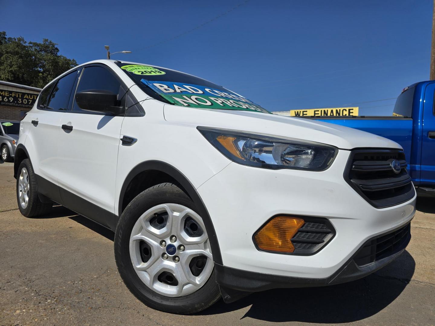2019 WHITE Ford Escape S (1FMCU0F71KU) with an 2.5L L4 DOHC 16V engine, 6A transmission, located at 2660 S.Garland Avenue, Garland, TX, 75041, (469) 298-3118, 32.885387, -96.656776 - Photo#0