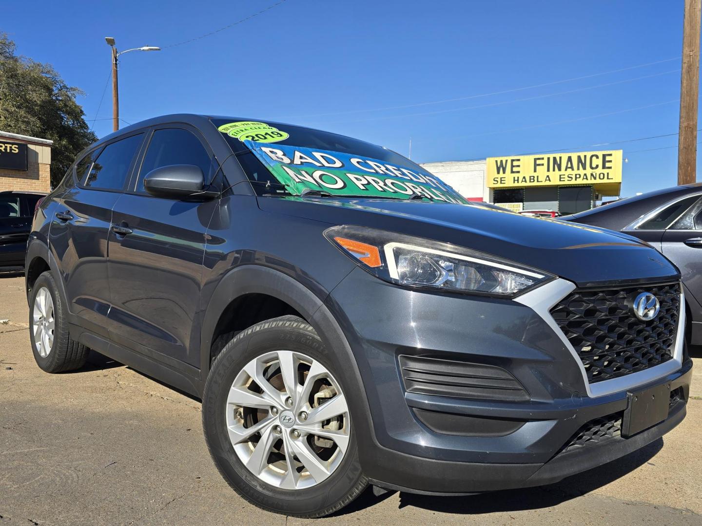 2019 BLUE Hyundai Tucson SE (KM8J23A46KU) with an 2.0L L4 DOHC 16V engine, 6A transmission, located at 2660 S.Garland Avenue, Garland, TX, 75041, (469) 298-3118, 32.885387, -96.656776 - Photo#0