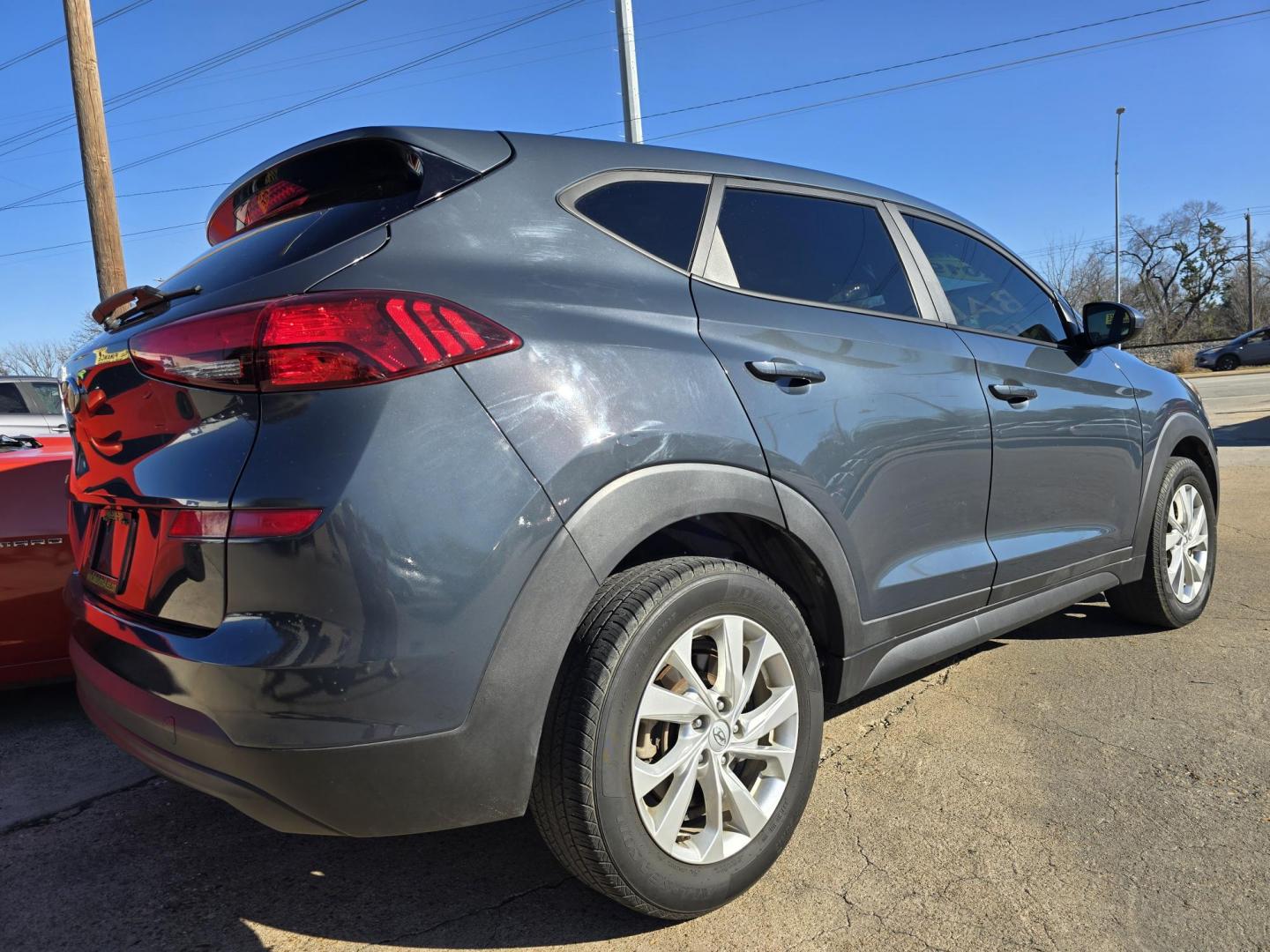 2019 BLUE Hyundai Tucson SE (KM8J23A46KU) with an 2.0L L4 DOHC 16V engine, 6A transmission, located at 2660 S.Garland Avenue, Garland, TX, 75041, (469) 298-3118, 32.885387, -96.656776 - Photo#3