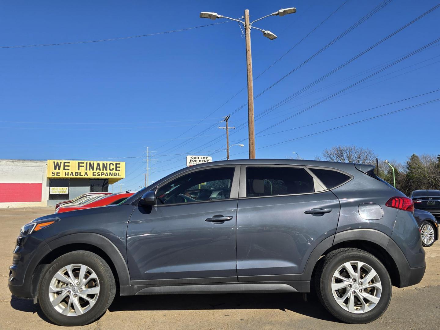 2019 BLUE Hyundai Tucson SE (KM8J23A46KU) with an 2.0L L4 DOHC 16V engine, 6A transmission, located at 2660 S.Garland Avenue, Garland, TX, 75041, (469) 298-3118, 32.885387, -96.656776 - Photo#6