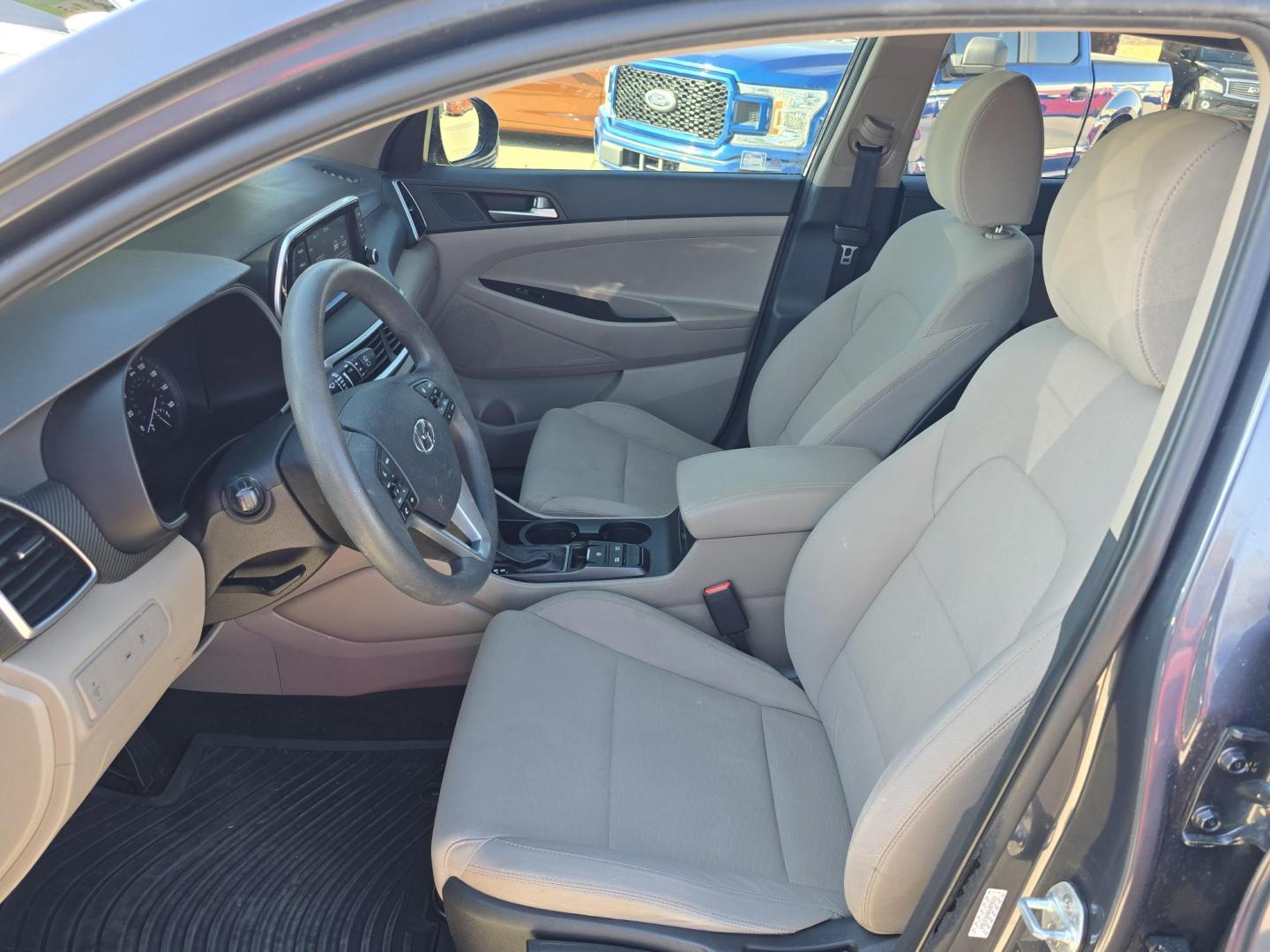 2019 BLUE Hyundai Tucson SE (KM8J23A46KU) with an 2.0L L4 DOHC 16V engine, 6A transmission, located at 2660 S.Garland Avenue, Garland, TX, 75041, (469) 298-3118, 32.885387, -96.656776 - Photo#11