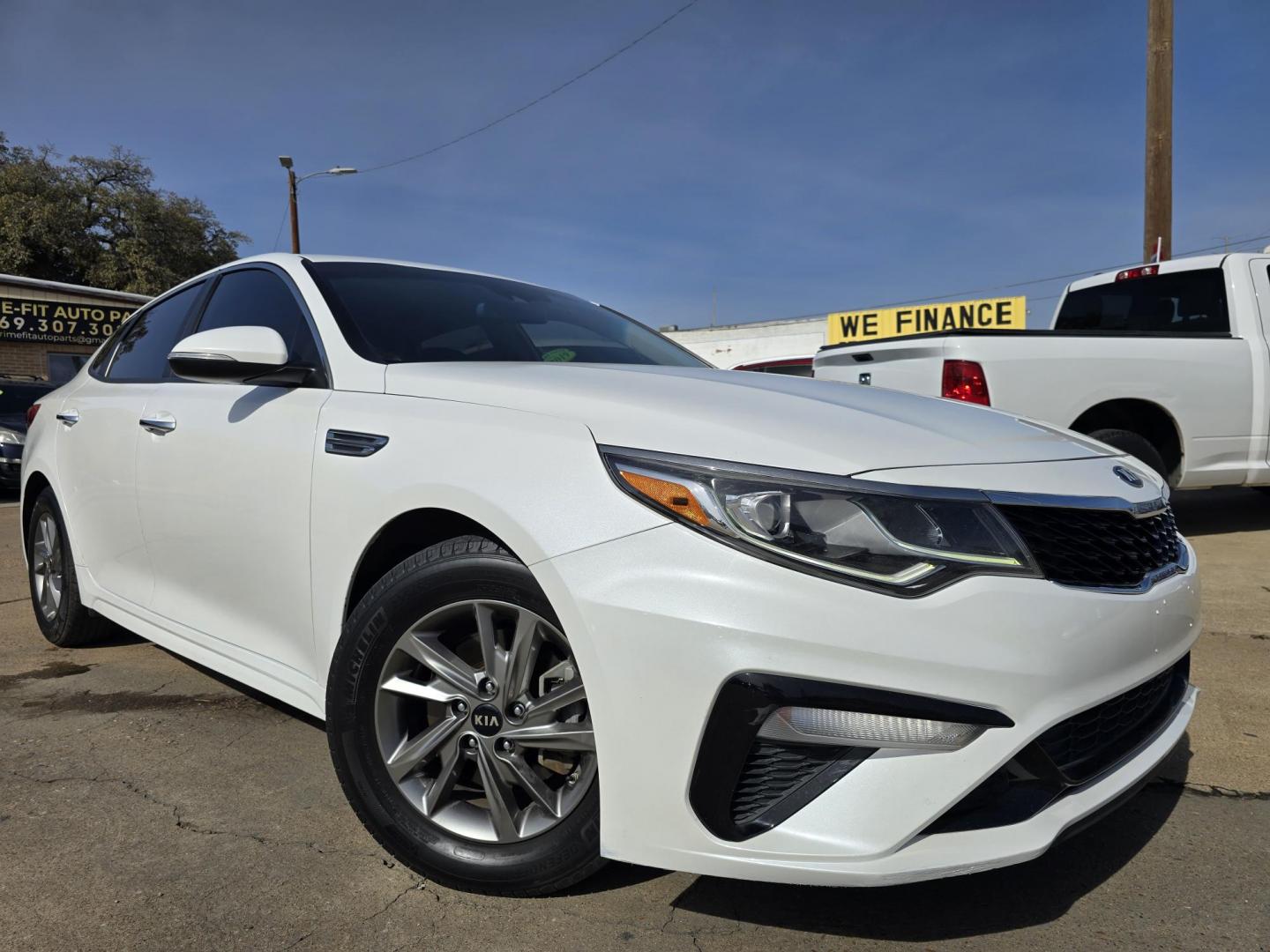 2019 DIAMOND WHITE Kia Optima LX (5XXGT4L38KG) with an 2.4L L4 DOHC 16V engine, 6A transmission, located at 2660 S.Garland Avenue	, Garland, TX, 75041, (469) 298-3118, 32.885387, -96.656776 - Photo#0