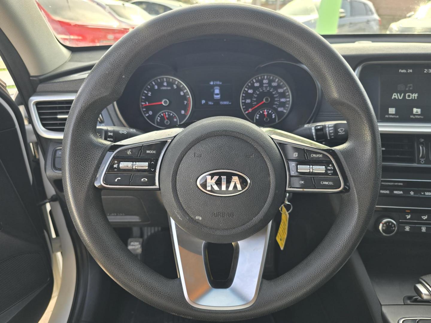 2019 DIAMOND WHITE Kia Optima LX (5XXGT4L38KG) with an 2.4L L4 DOHC 16V engine, 6A transmission, located at 2660 S.Garland Avenue	, Garland, TX, 75041, (469) 298-3118, 32.885387, -96.656776 - Photo#13